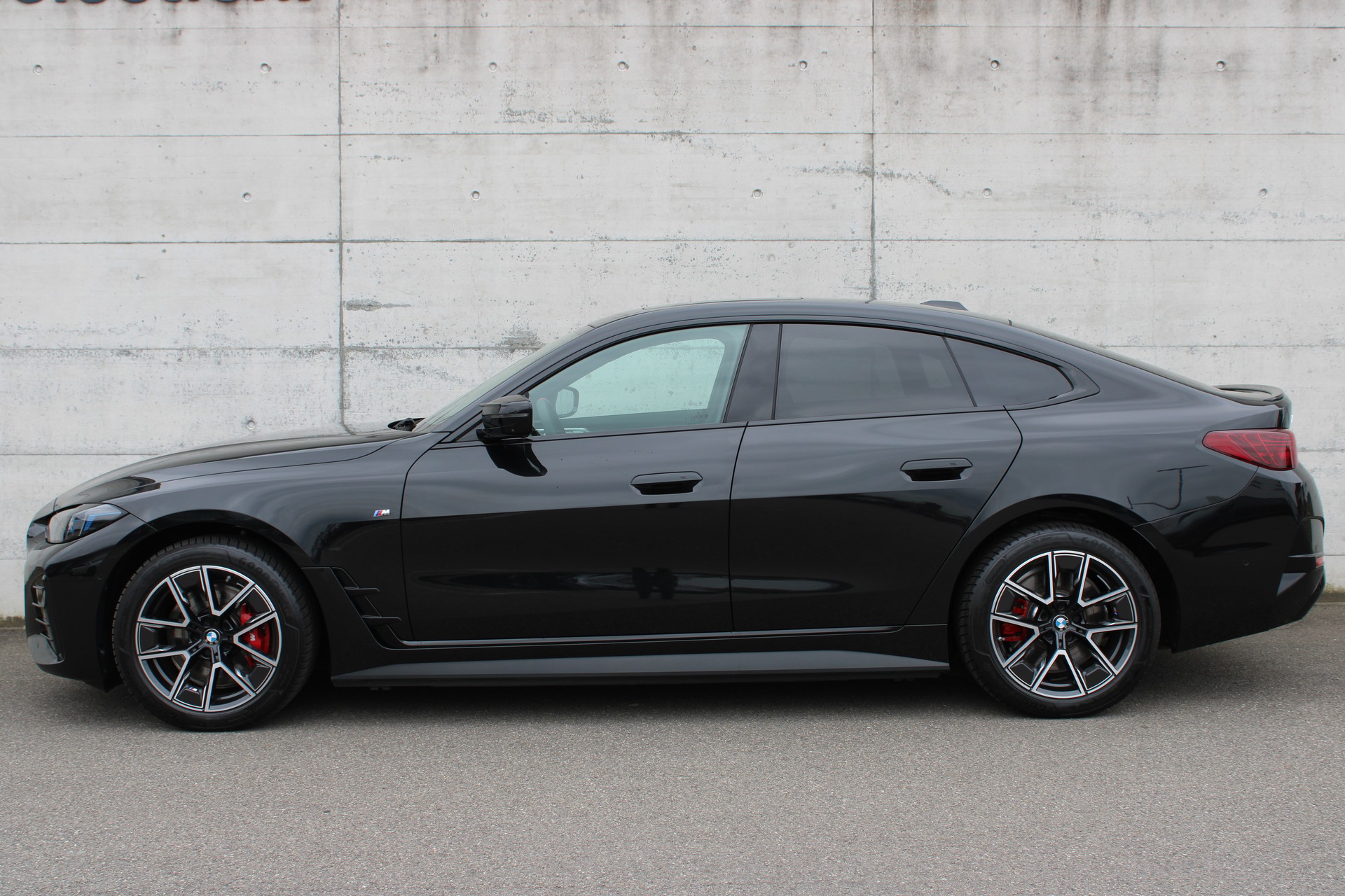 BMW i4 M60 M Sport Pro-showroom-element-3