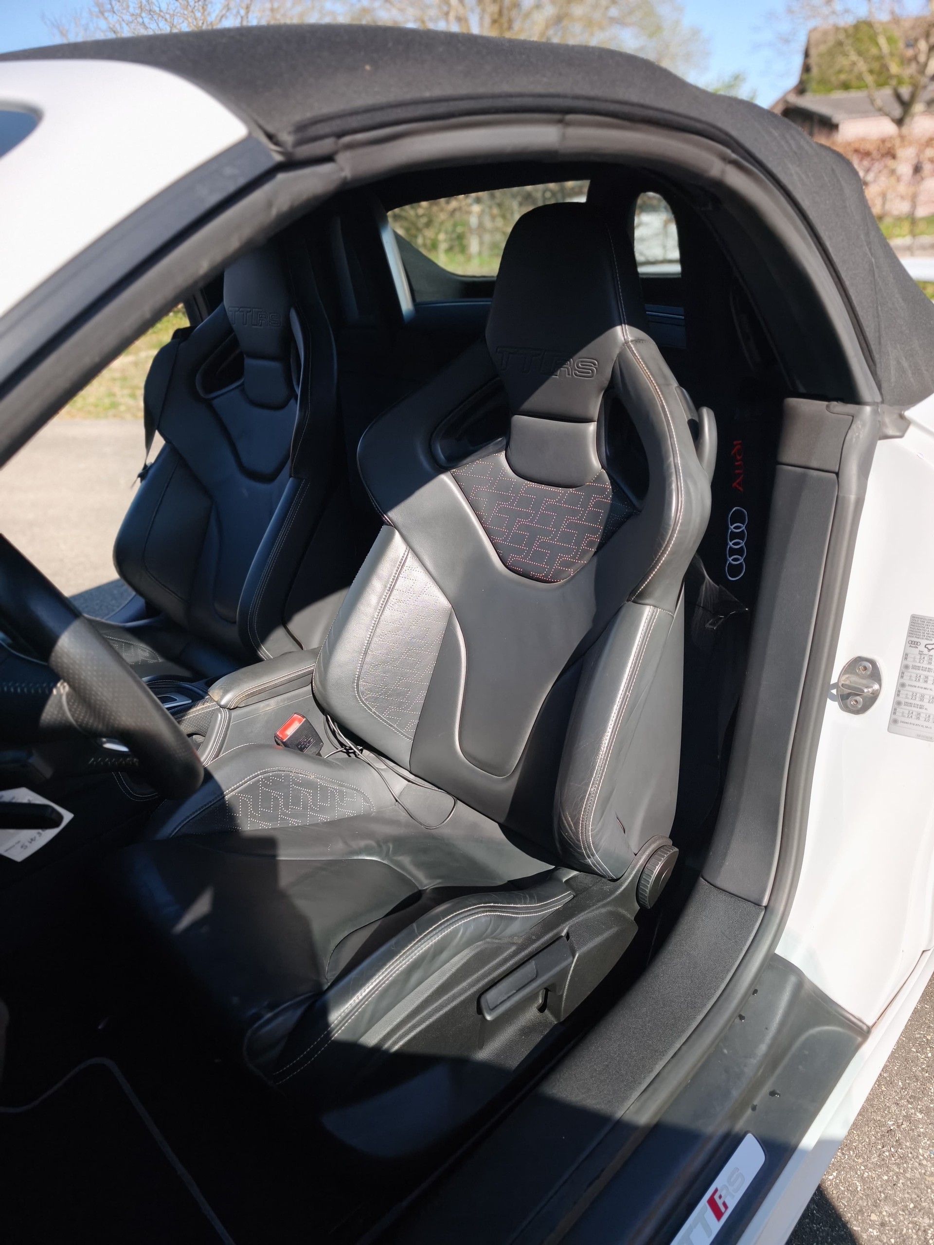 AUDI TT RS Roadster 2.5 TFSI quattro-image-14