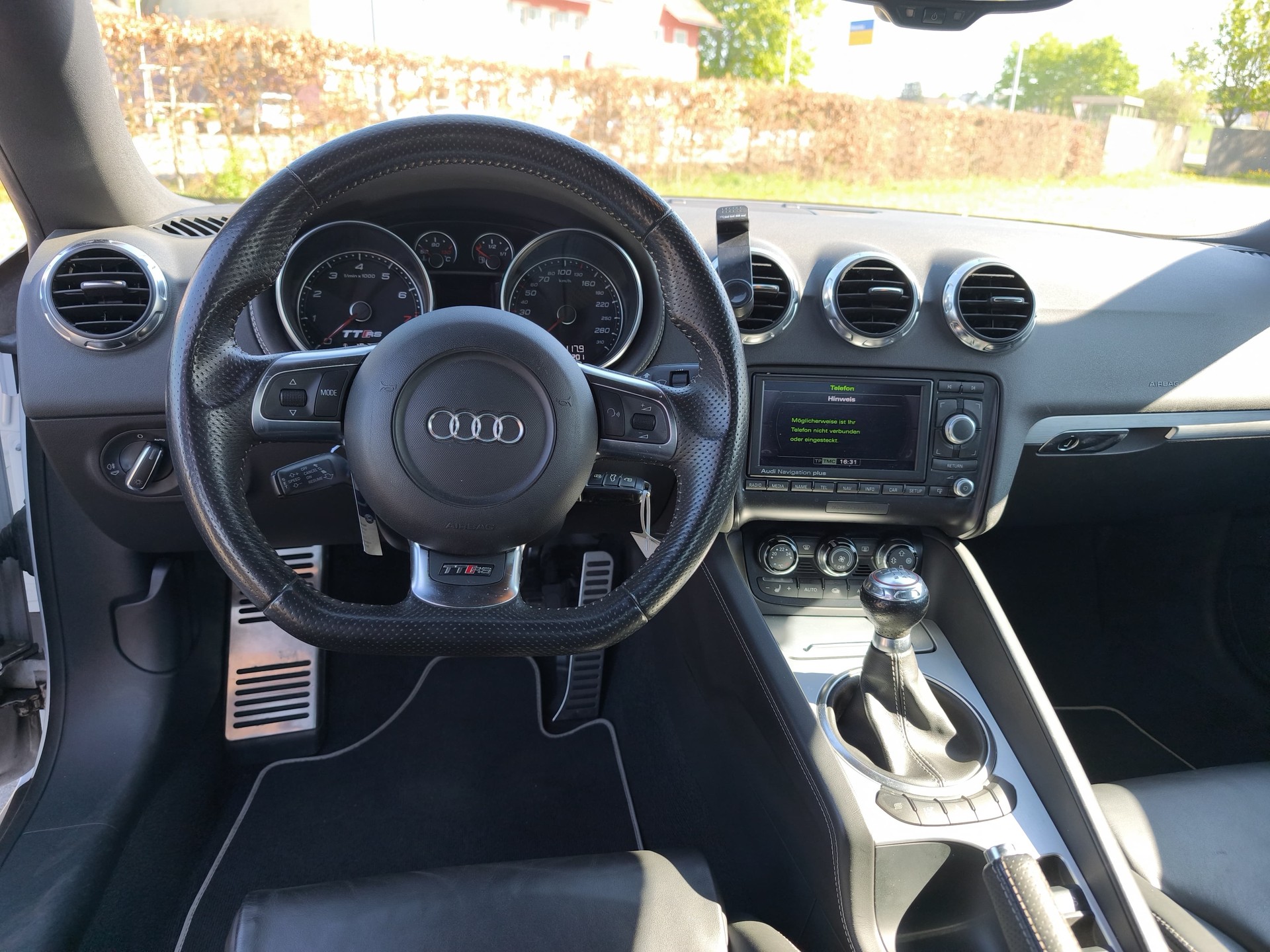 AUDI TT RS Roadster 2.5 TFSI quattro-image-9