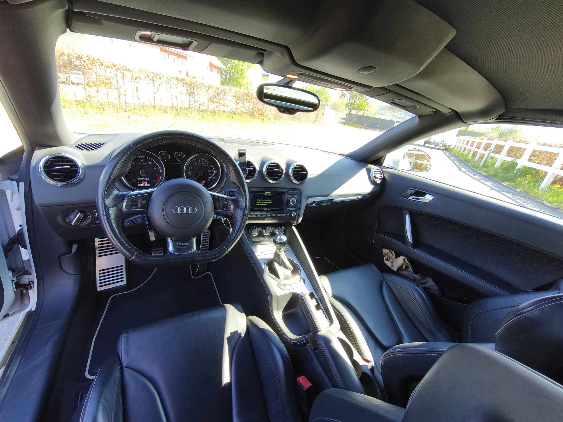 AUDI TT RS Roadster 2.5 TFSI quattro-image-8