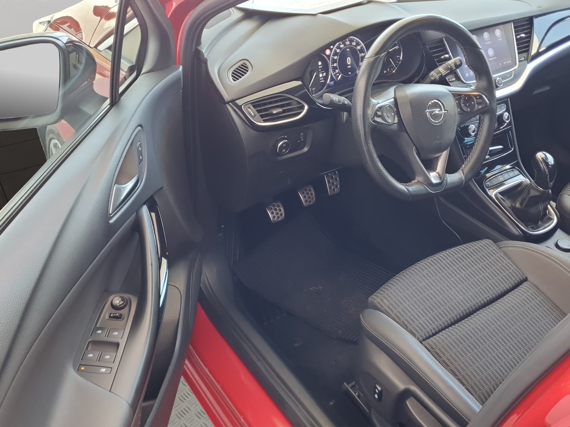 OPEL Astra 1.2i Turbo Edition-image-9