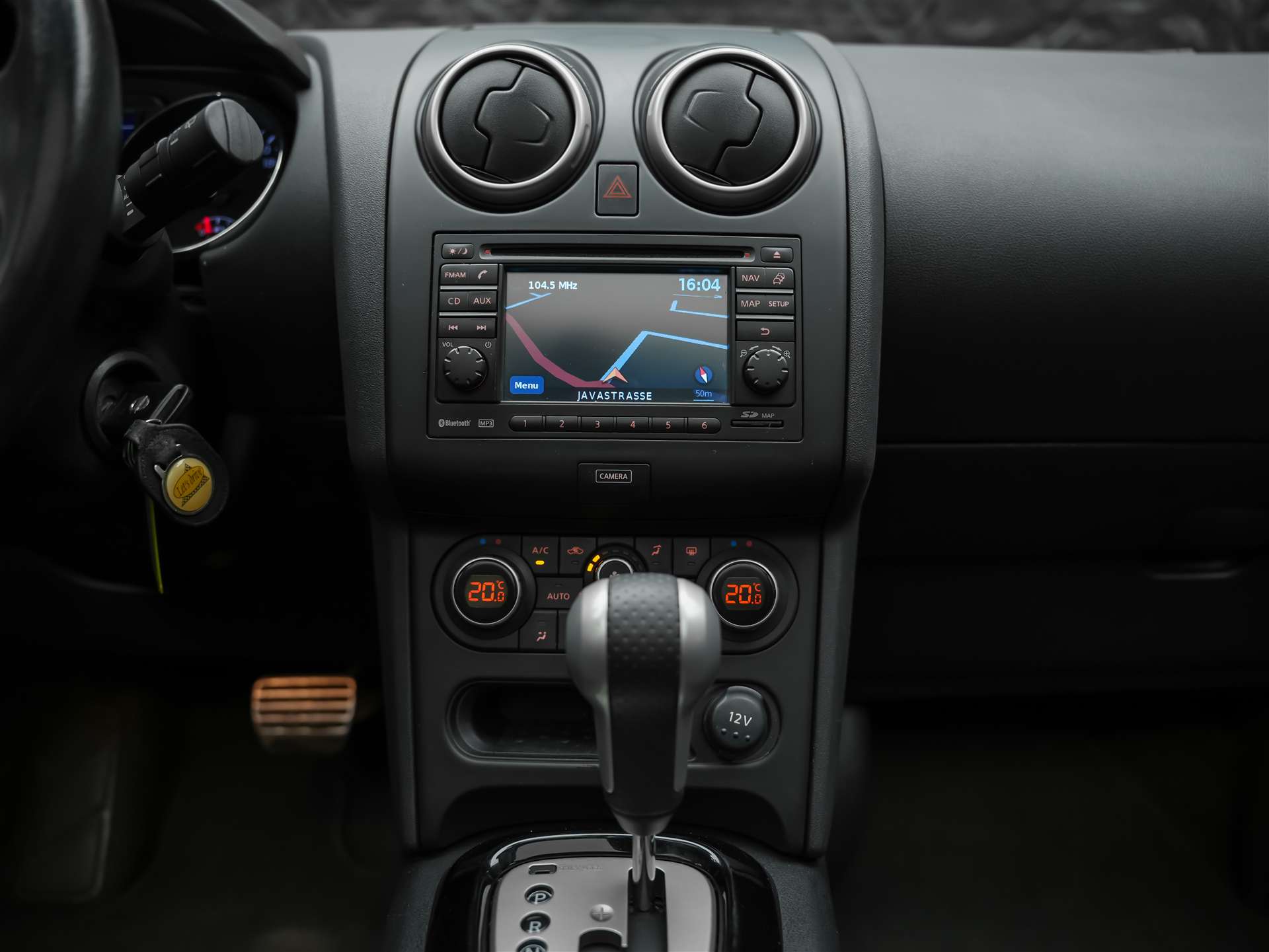 NISSAN Qashqai 2.0 16V 360 4x4 *Panorama*Leder/Alcantara*360° Kamera*-image-21