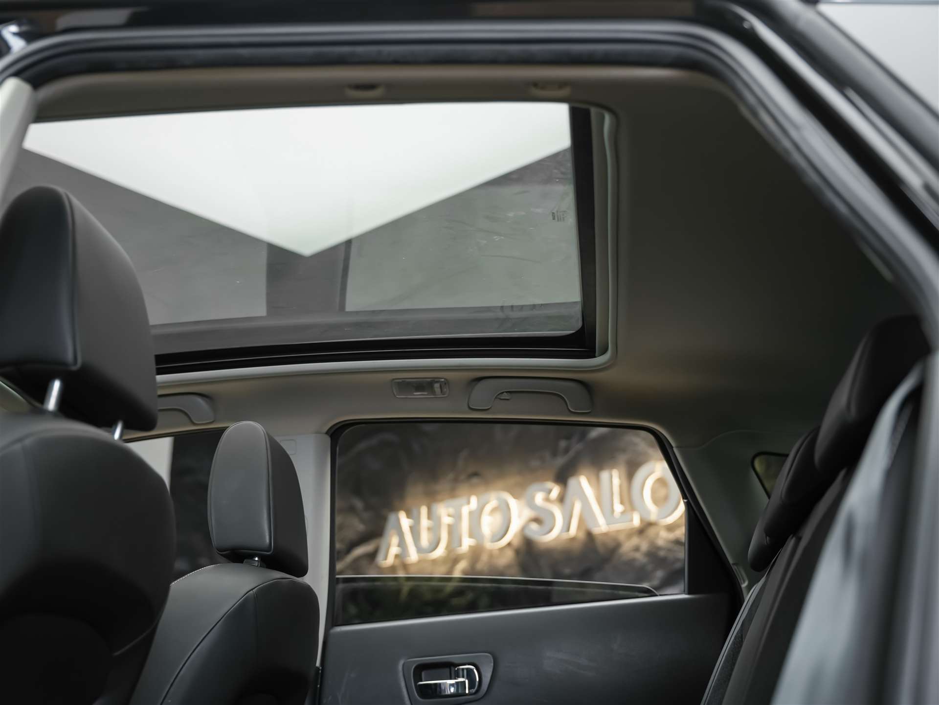 NISSAN Qashqai 2.0 16V 360 4x4 *Panorama*Leder/Alcantara*360° Kamera*-image-12