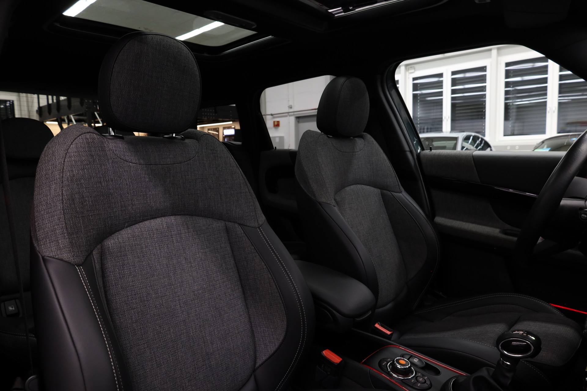 MINI Countryman F60 1.5i Cooper S E ALL4-image-16