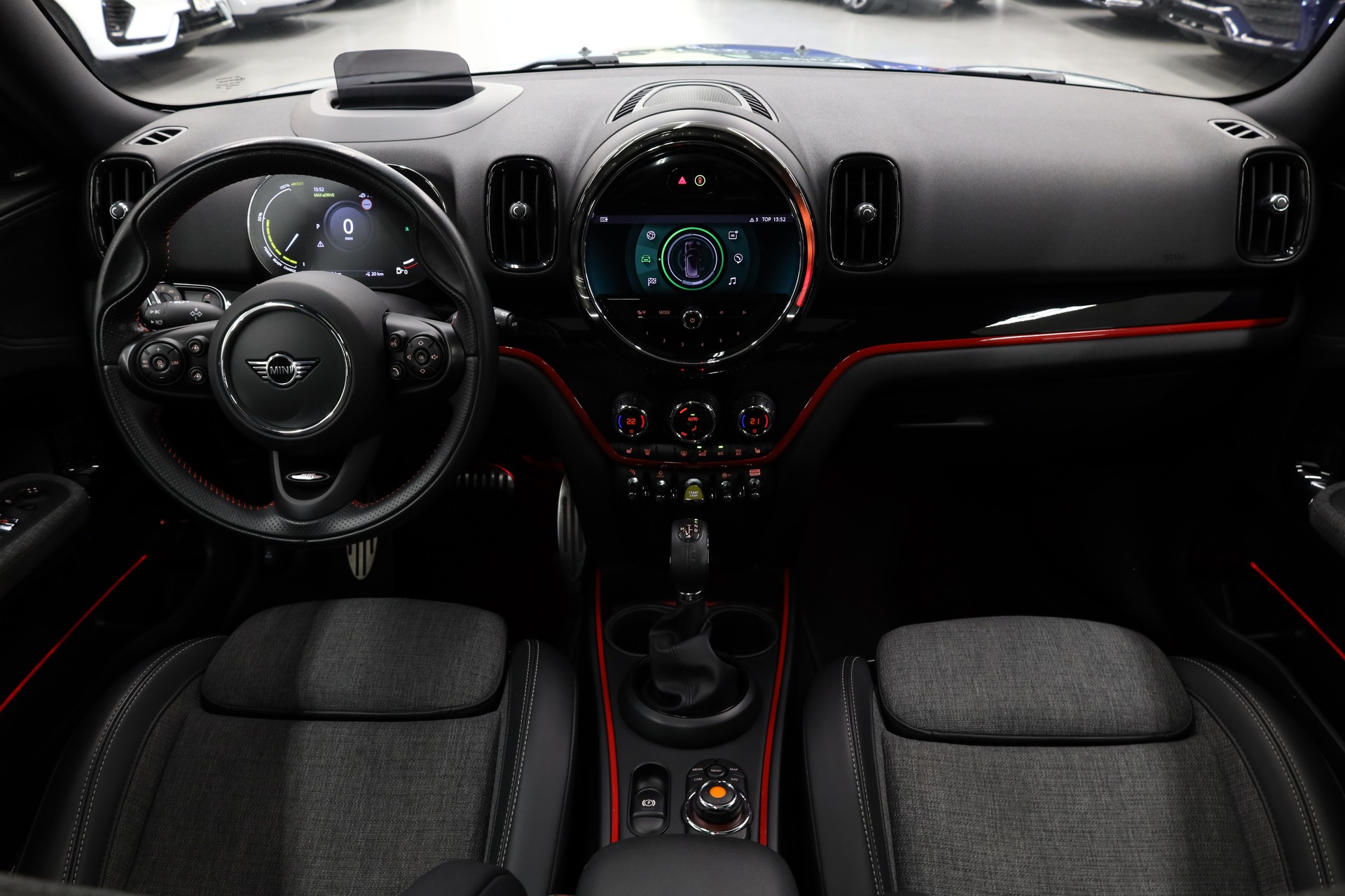 MINI Countryman F60 1.5i Cooper S E ALL4-image-12