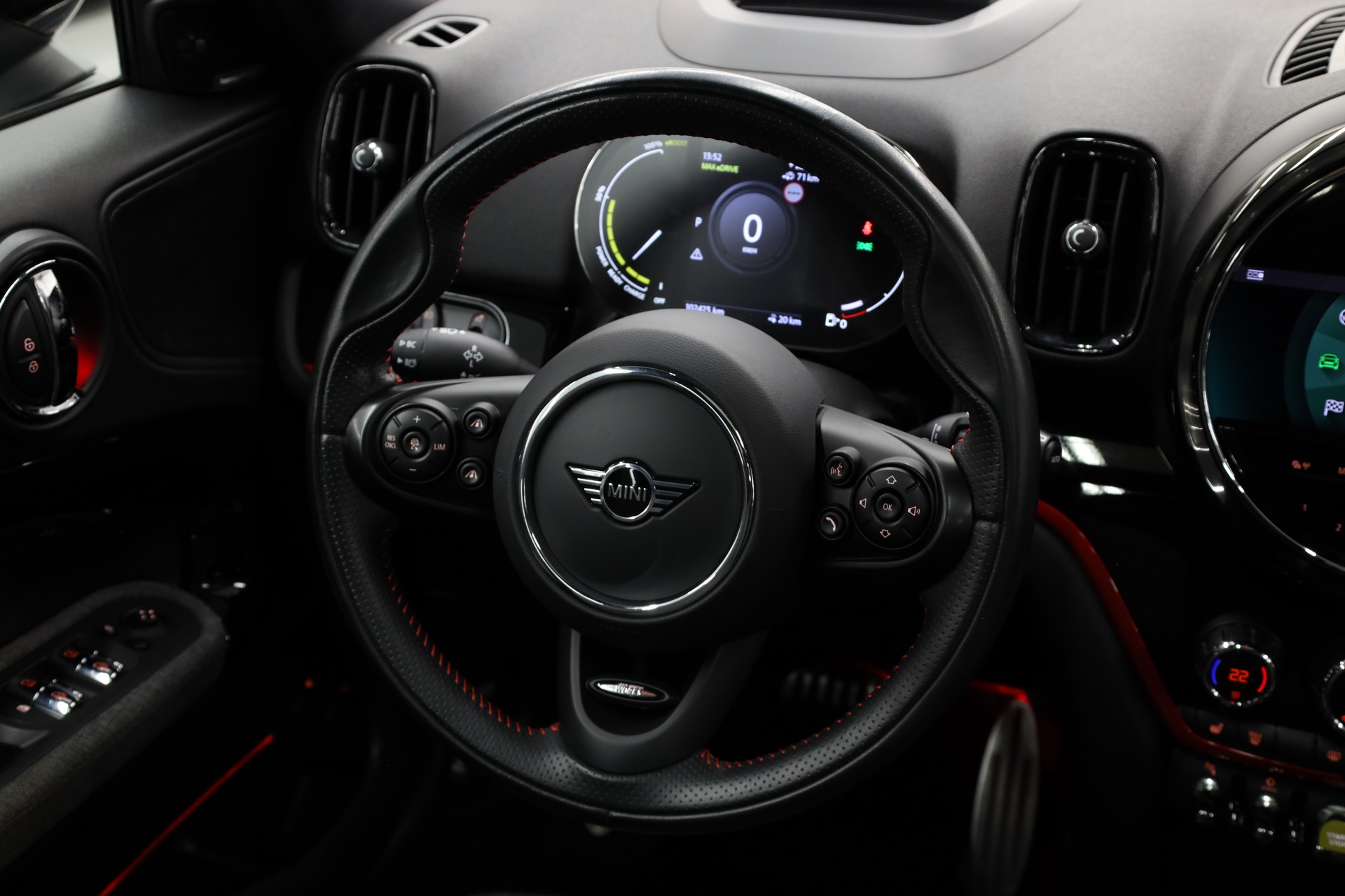 MINI Countryman F60 1.5i Cooper S E ALL4-image-17