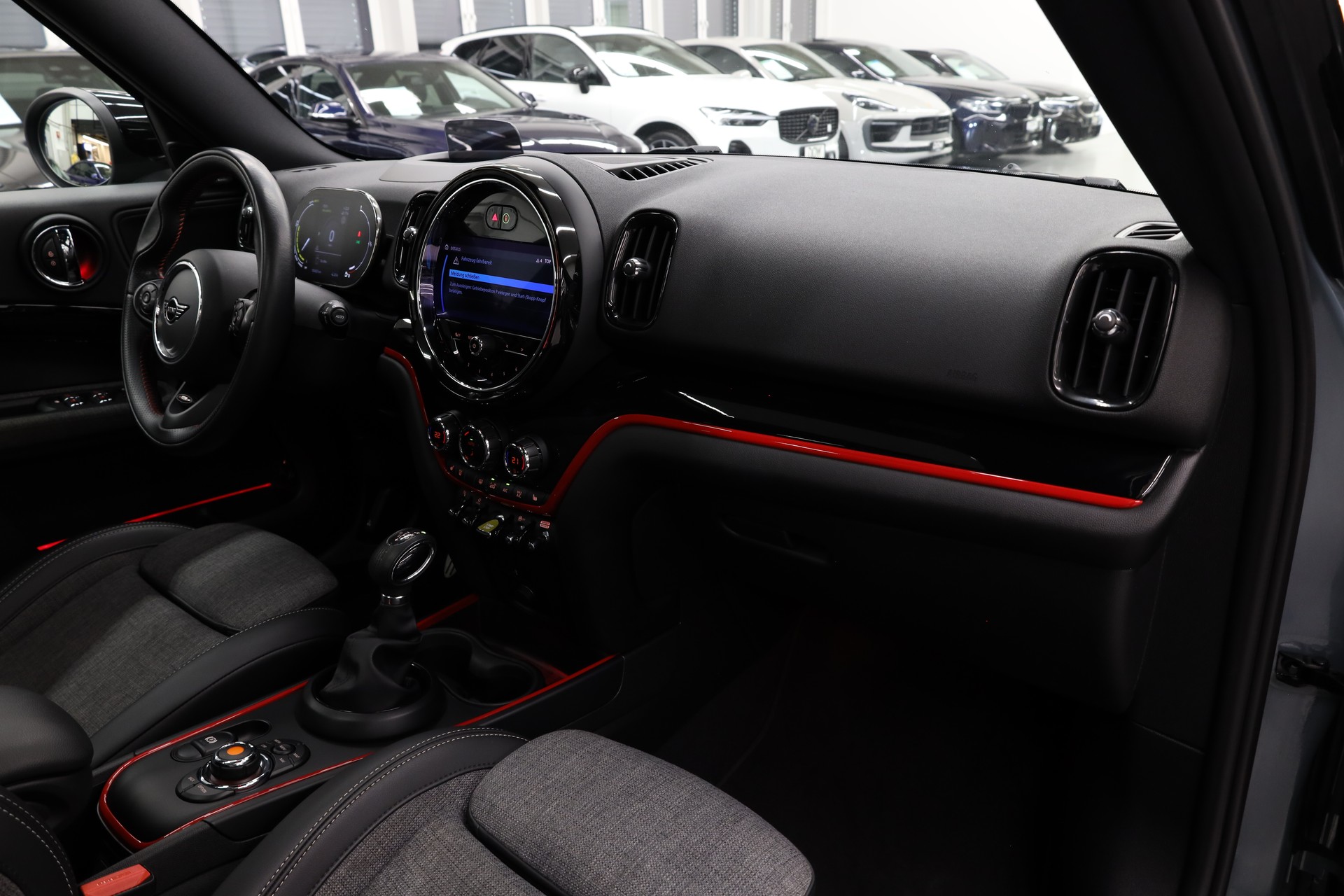 MINI Countryman F60 1.5i Cooper S E ALL4-image-18