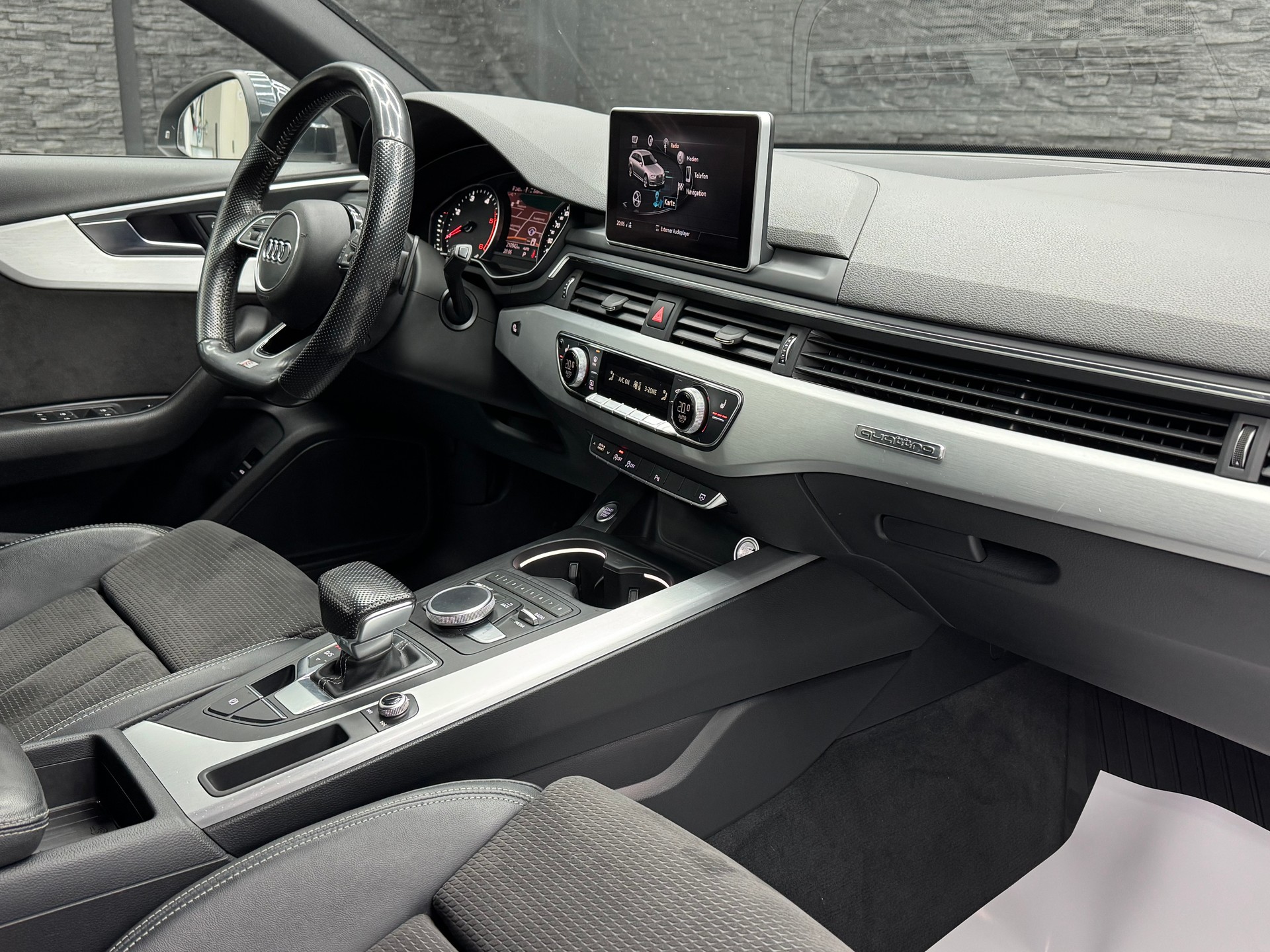 AUDI A4 Avant 2.0 TDI Sport quattro S-tronic-image-8