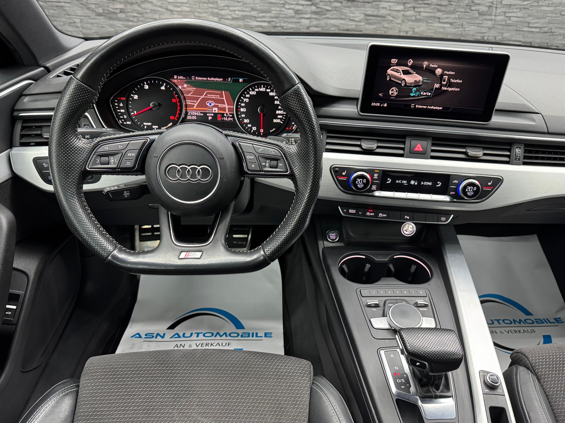 AUDI A4 Avant 2.0 TDI Sport quattro S-tronic-image-11