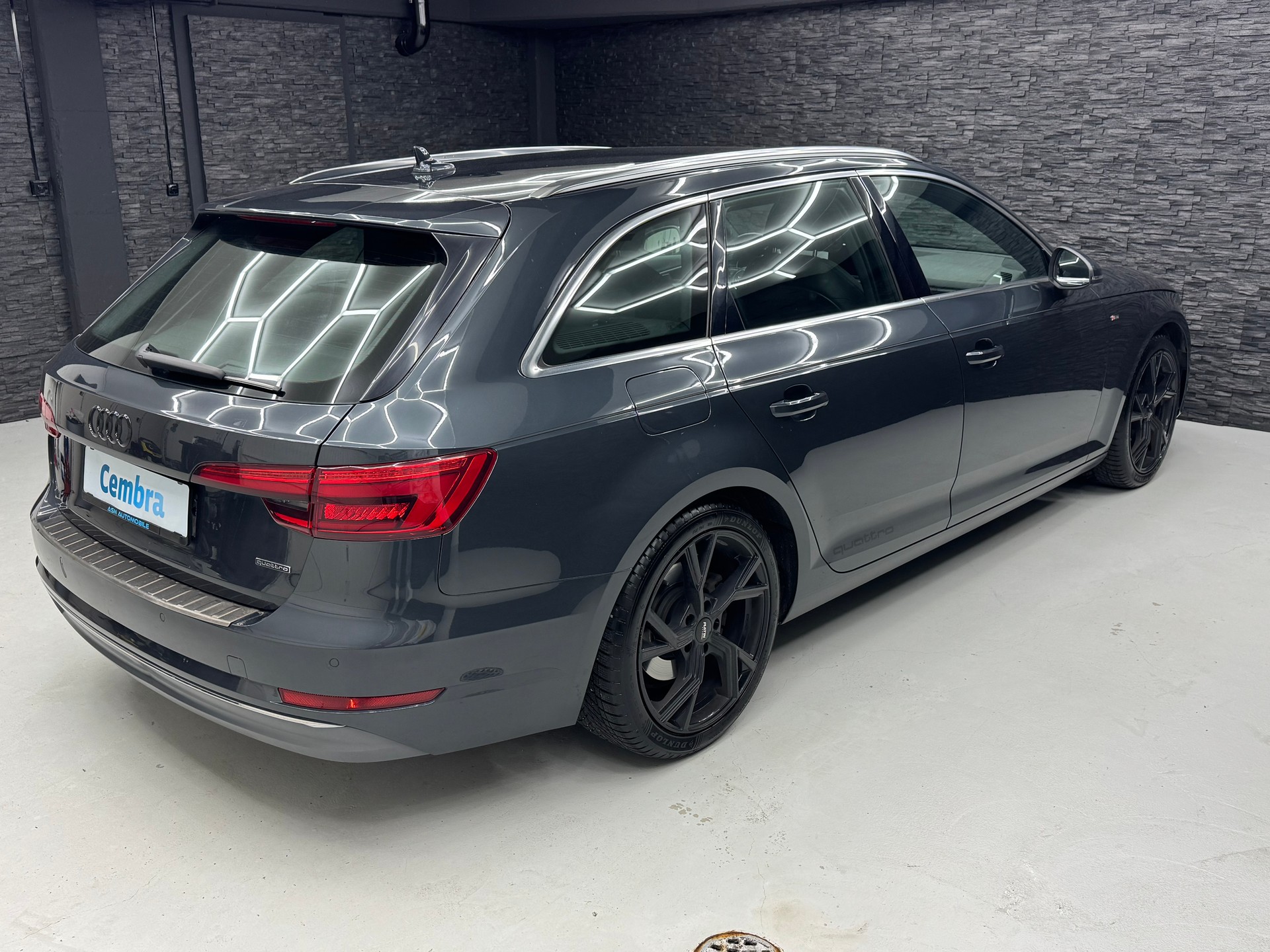 AUDI A4 Avant 2.0 TDI Sport quattro S-tronic-image-3