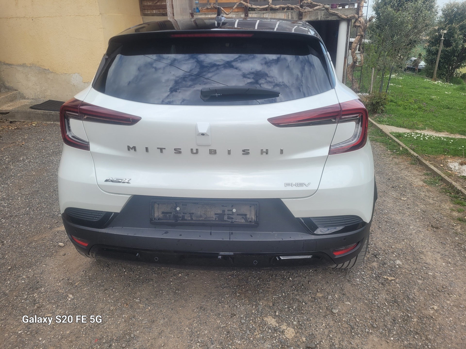 MITSUBISHI 1.6 PHEV Intense-image-5
