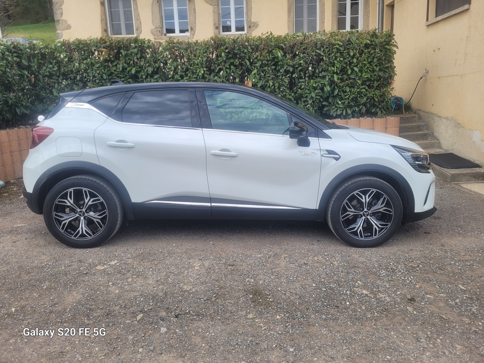 MITSUBISHI 1.6 PHEV Intense-image-3