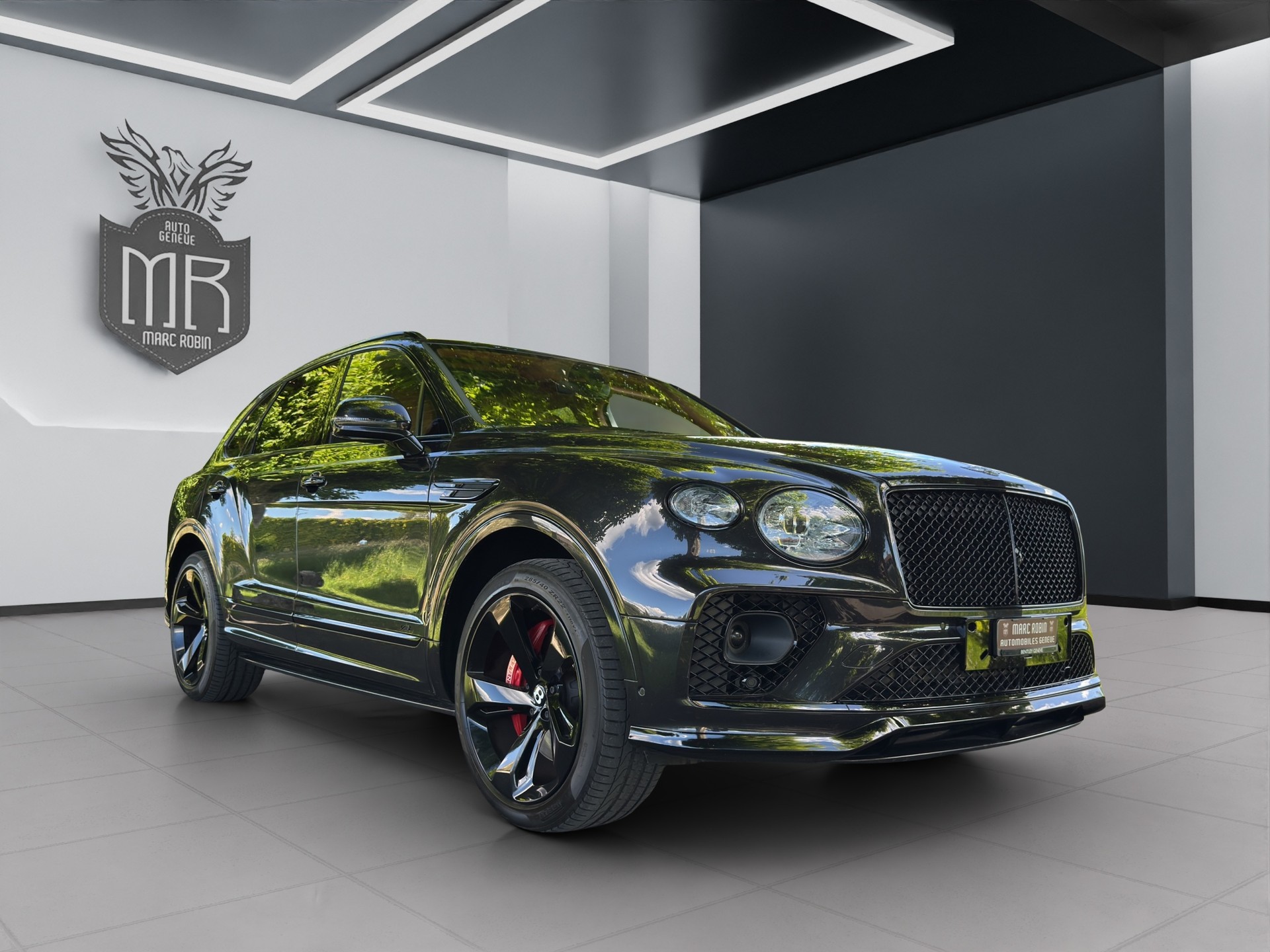 BENTLEY Bentayga V8-image-7