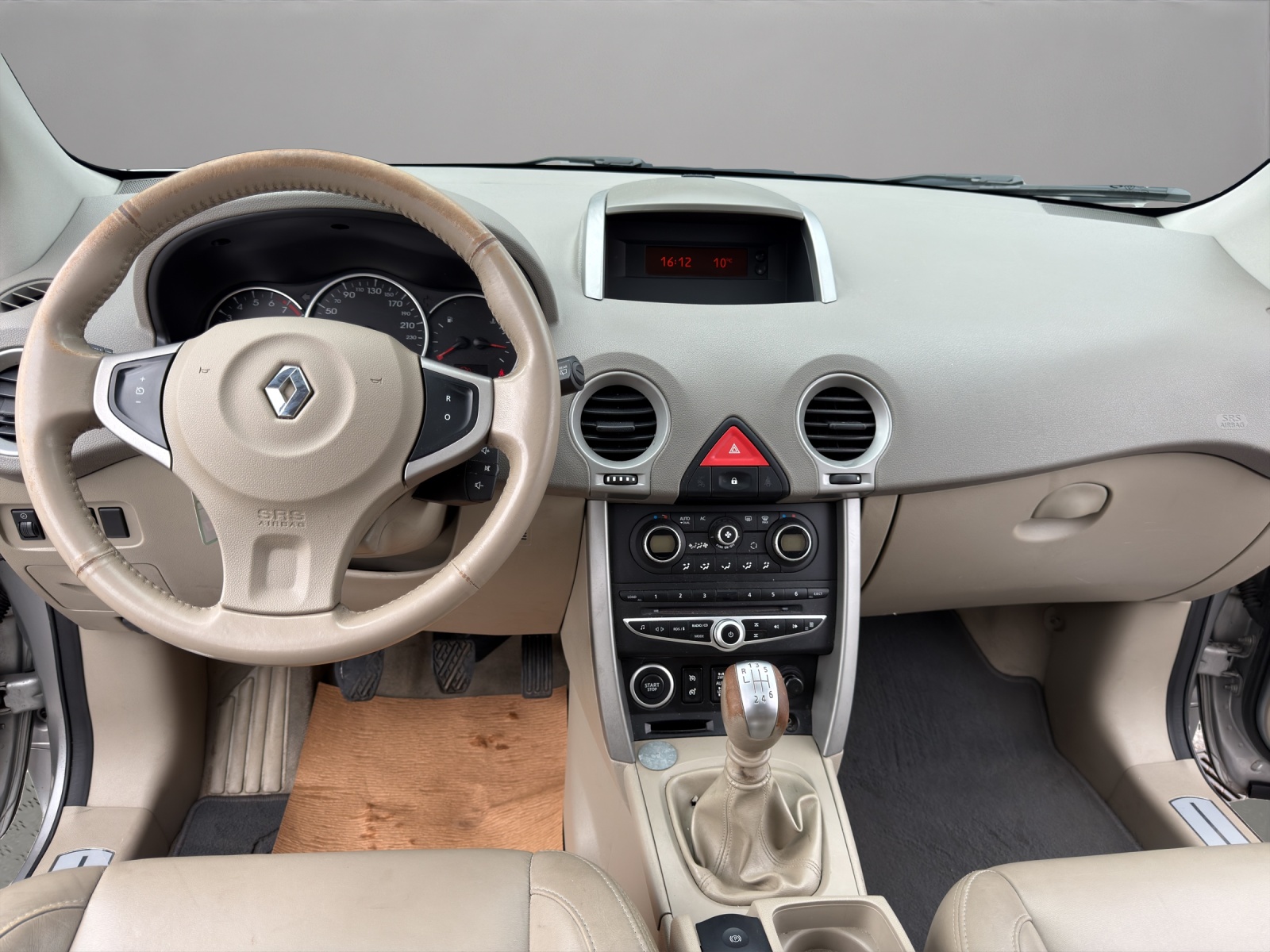 RENAULT Koleos 2.5 Dynamique Luxe 4x4-image-13