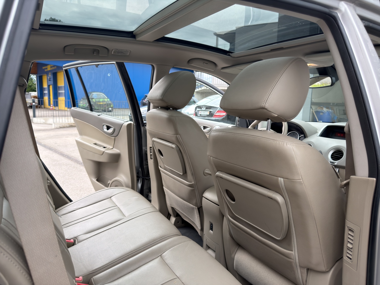 RENAULT Koleos 2.5 Dynamique Luxe 4x4-image-24