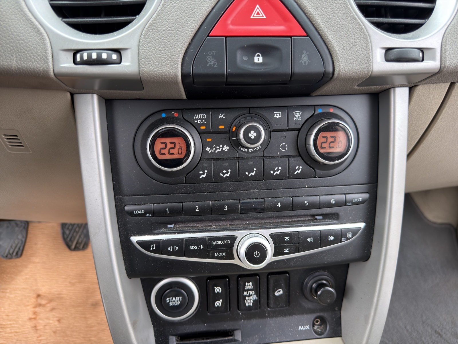 RENAULT Koleos 2.5 Dynamique Luxe 4x4-image-15