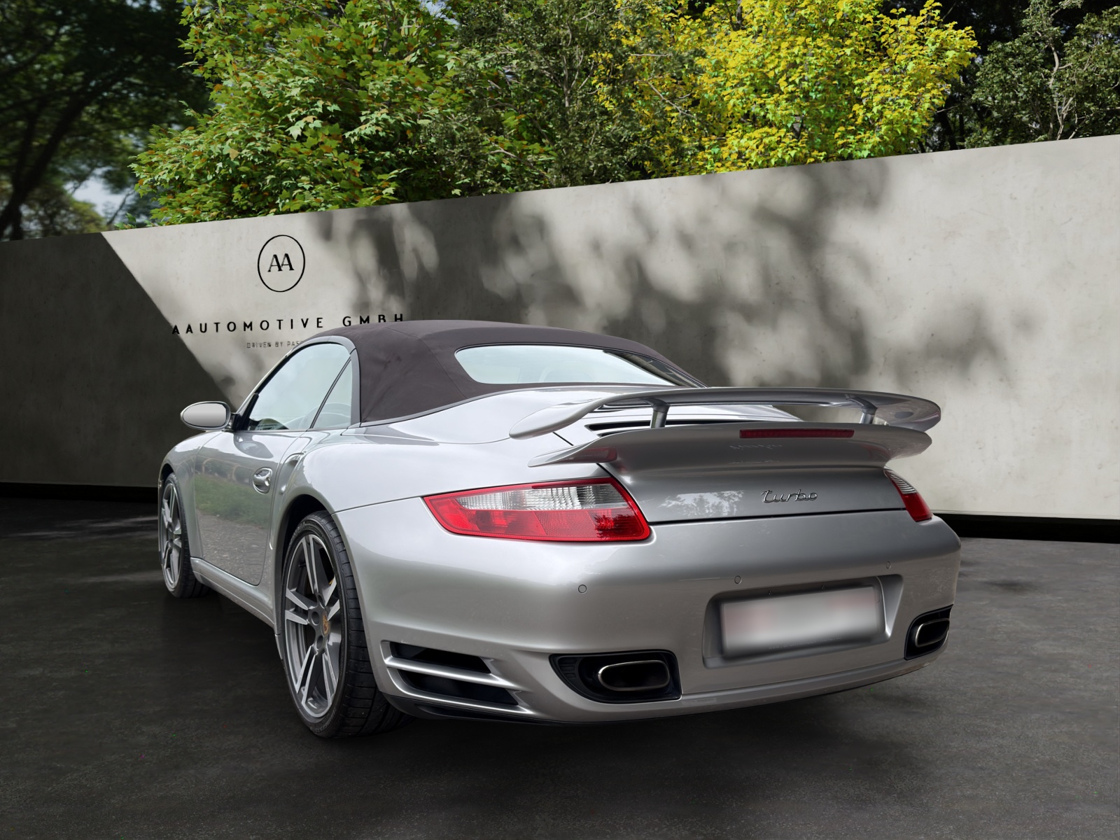 PORSCHE Turbo-showroom-element-3