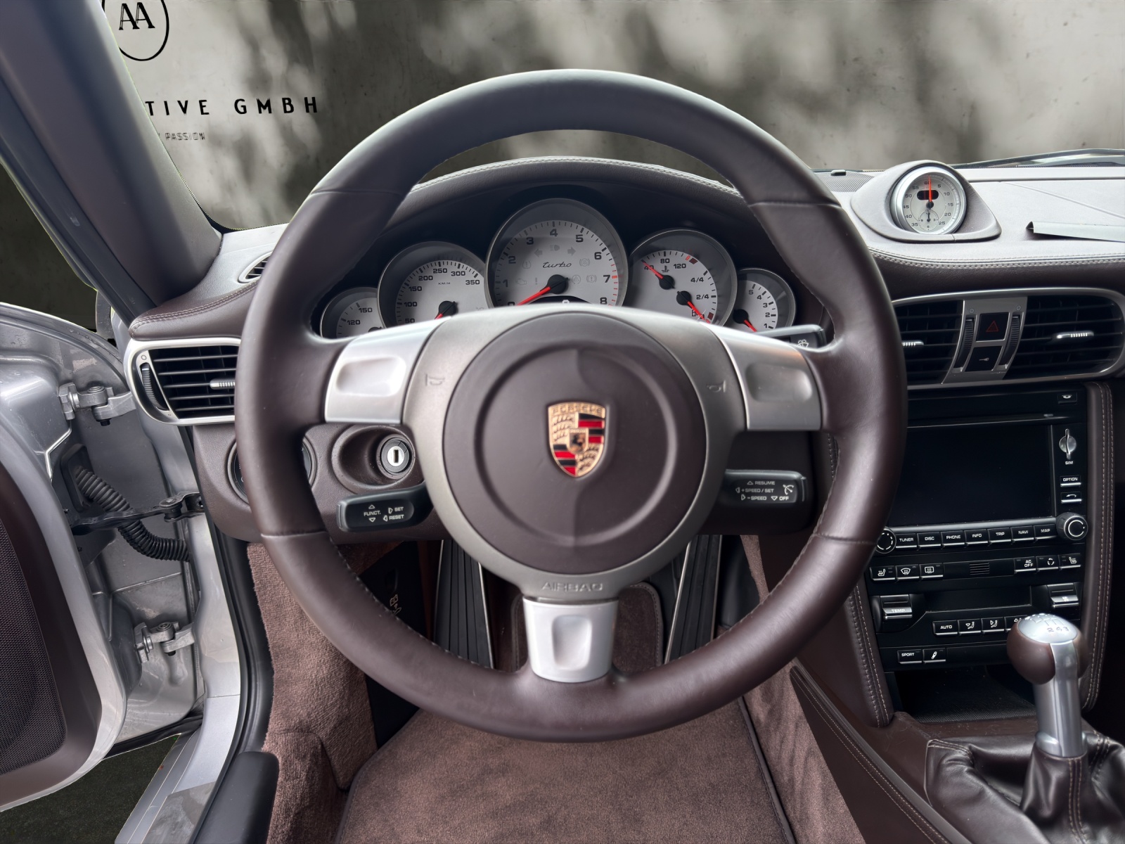 PORSCHE Turbo-image-10