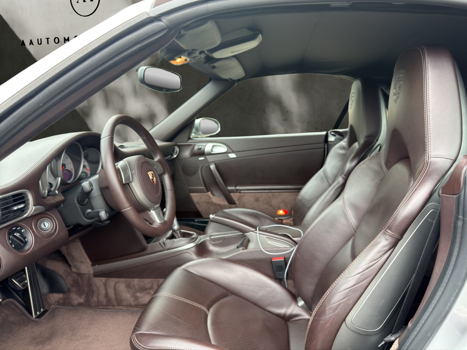 PORSCHE Turbo-image-9