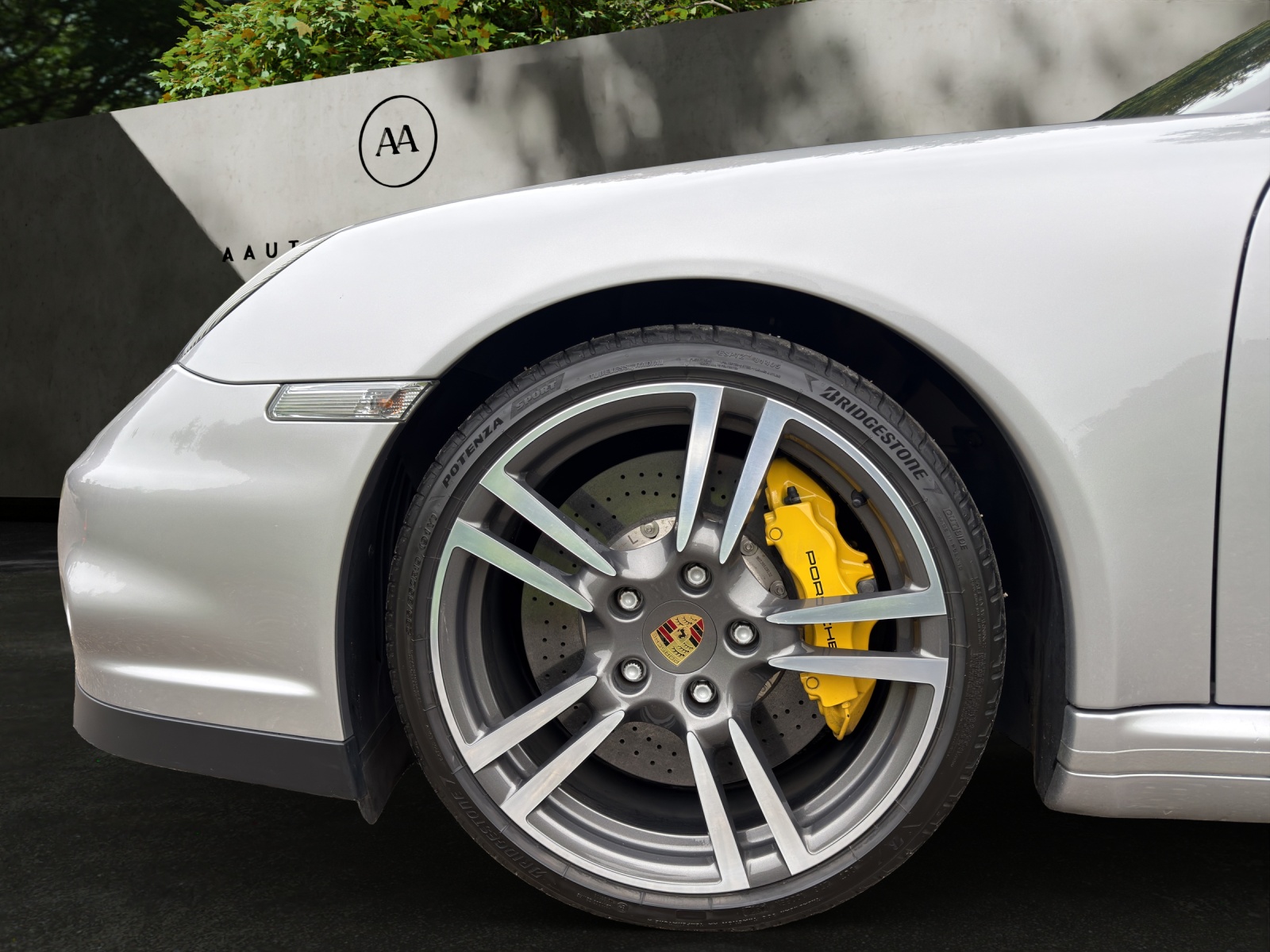 PORSCHE Turbo-image-8