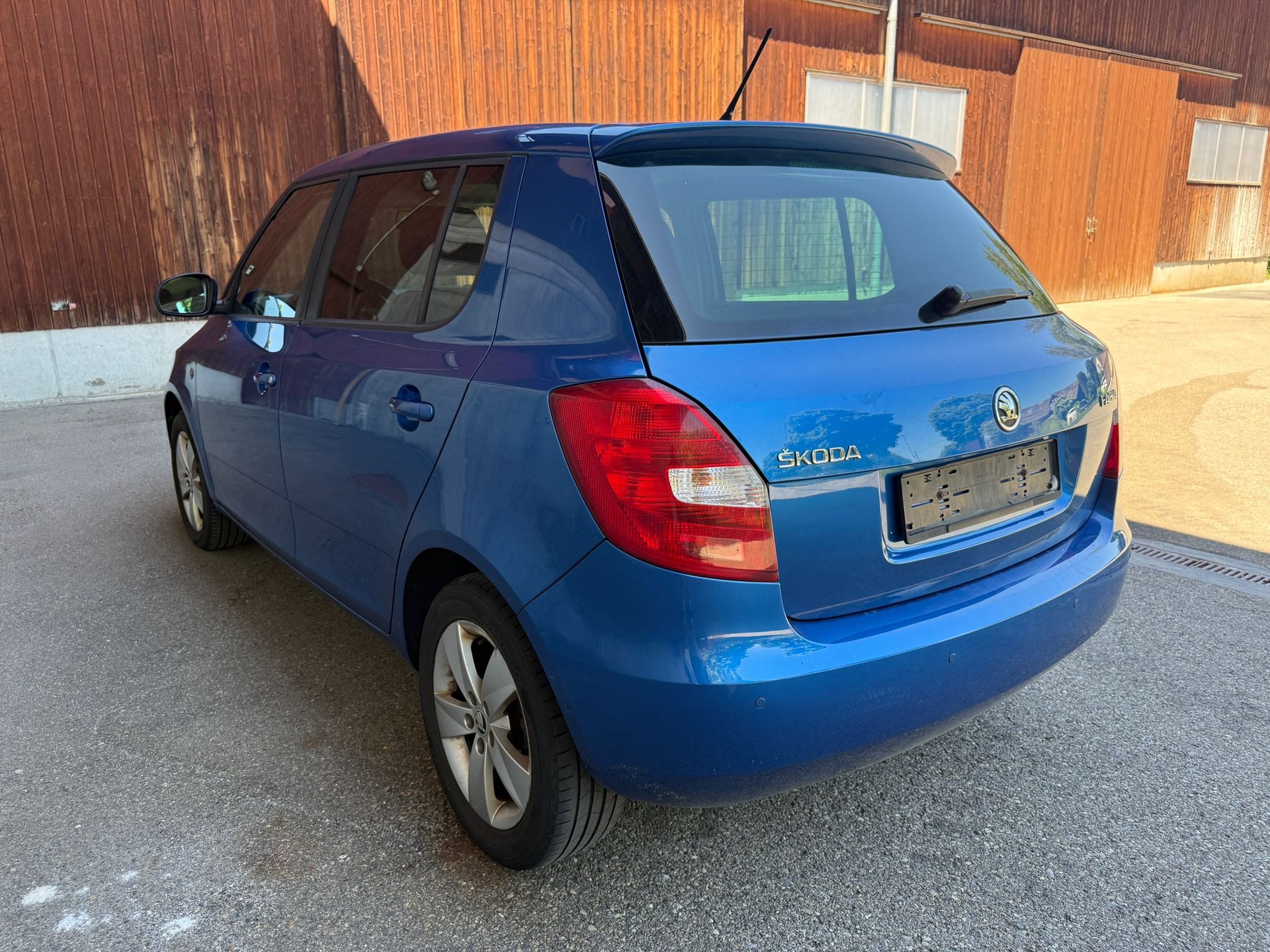 SKODA Fabia 1.6 TDI Elegance-image-7