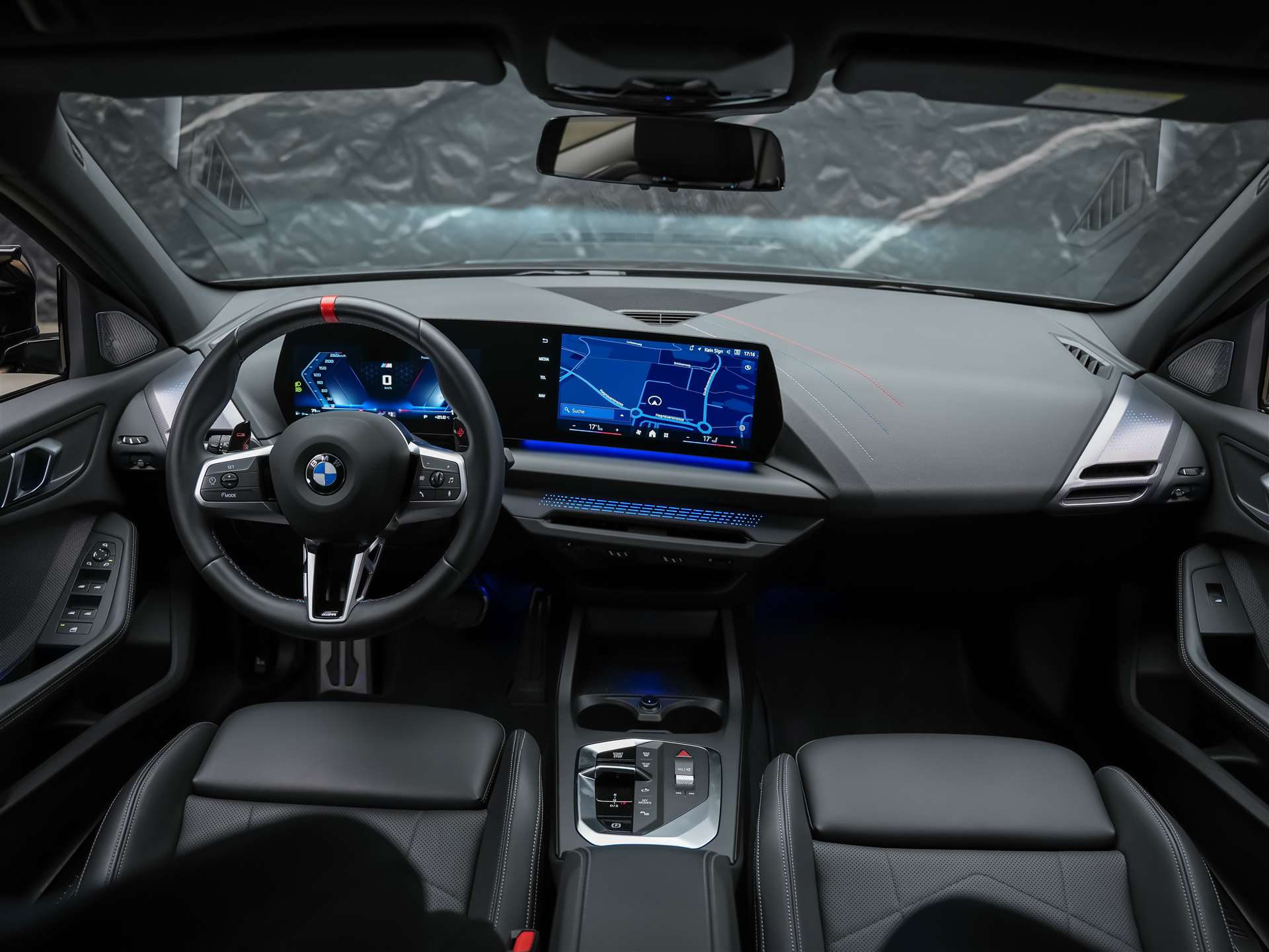 BMW M135 xDrive *Harman/Kardon*Sportsitze*Sitzheizung*Keyless Go*-image-16
