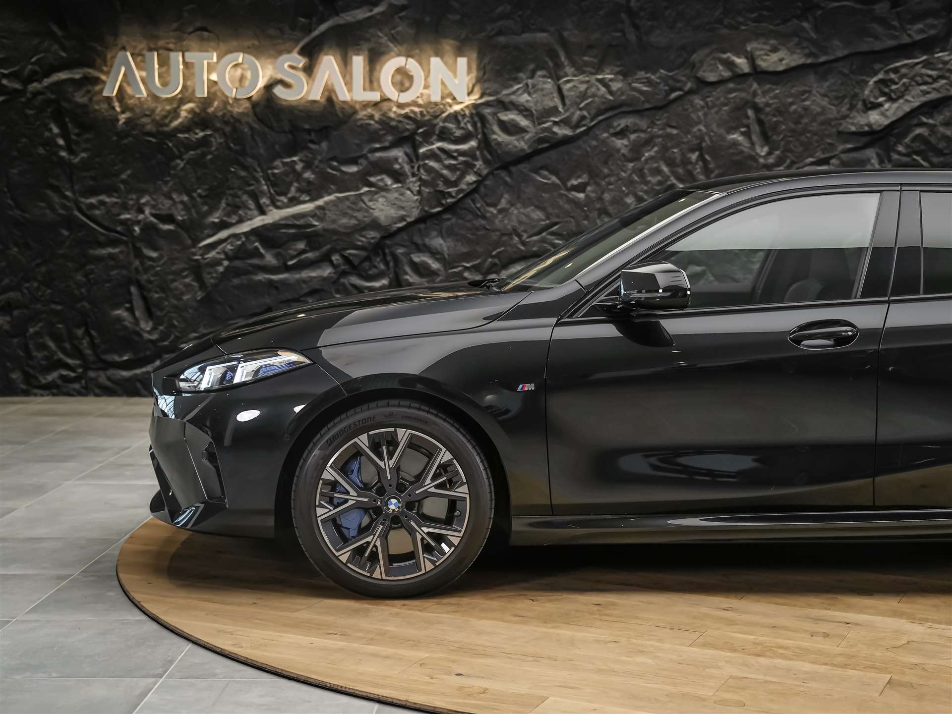 BMW M135 xDrive *Harman/Kardon*Sportsitze*Sitzheizung*Keyless Go*-image-13