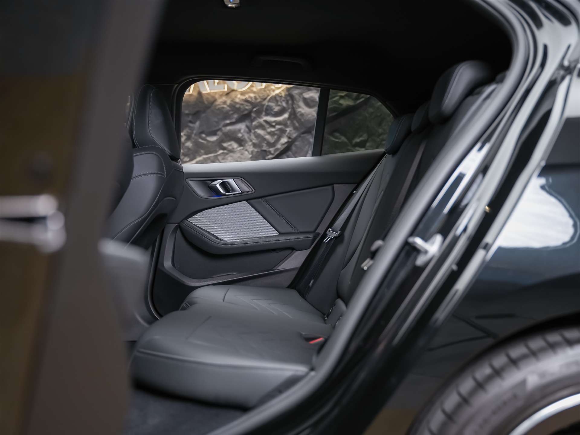 BMW M135 xDrive *Harman/Kardon*Sportsitze*Sitzheizung*Keyless Go*-image-11