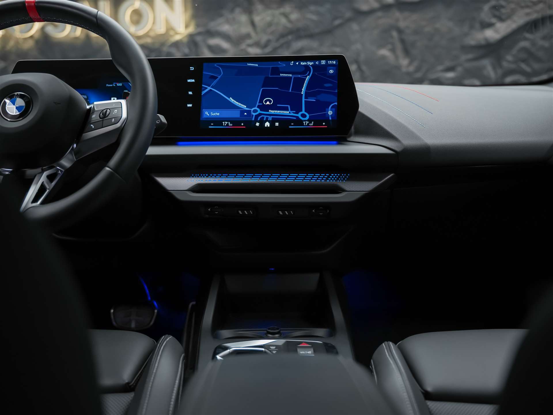BMW M135 xDrive *Harman/Kardon*Sportsitze*Sitzheizung*Keyless Go*-image-18