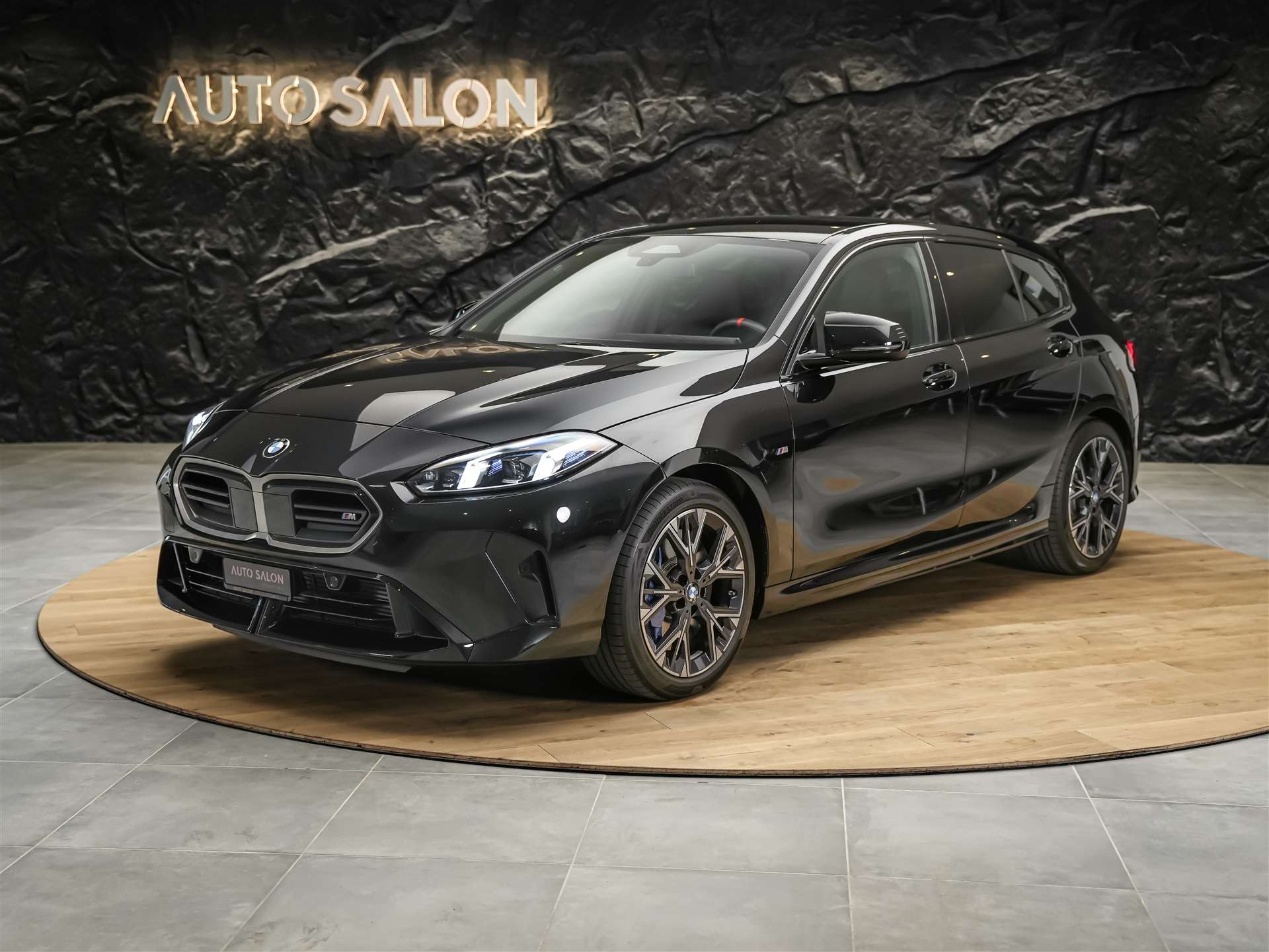 BMW M135 xDrive *Harman/Kardon*Sportsitze*Sitzheizung*Keyless Go*-showroom-element-1