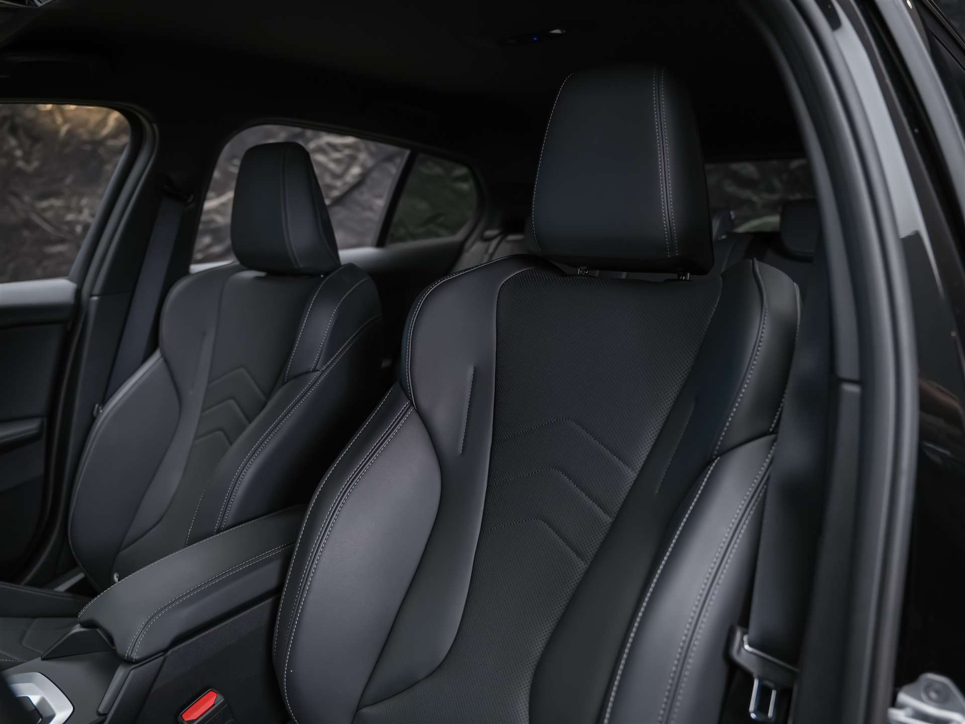 BMW M135 xDrive *Harman/Kardon*Sportsitze*Sitzheizung*Keyless Go*-image-10