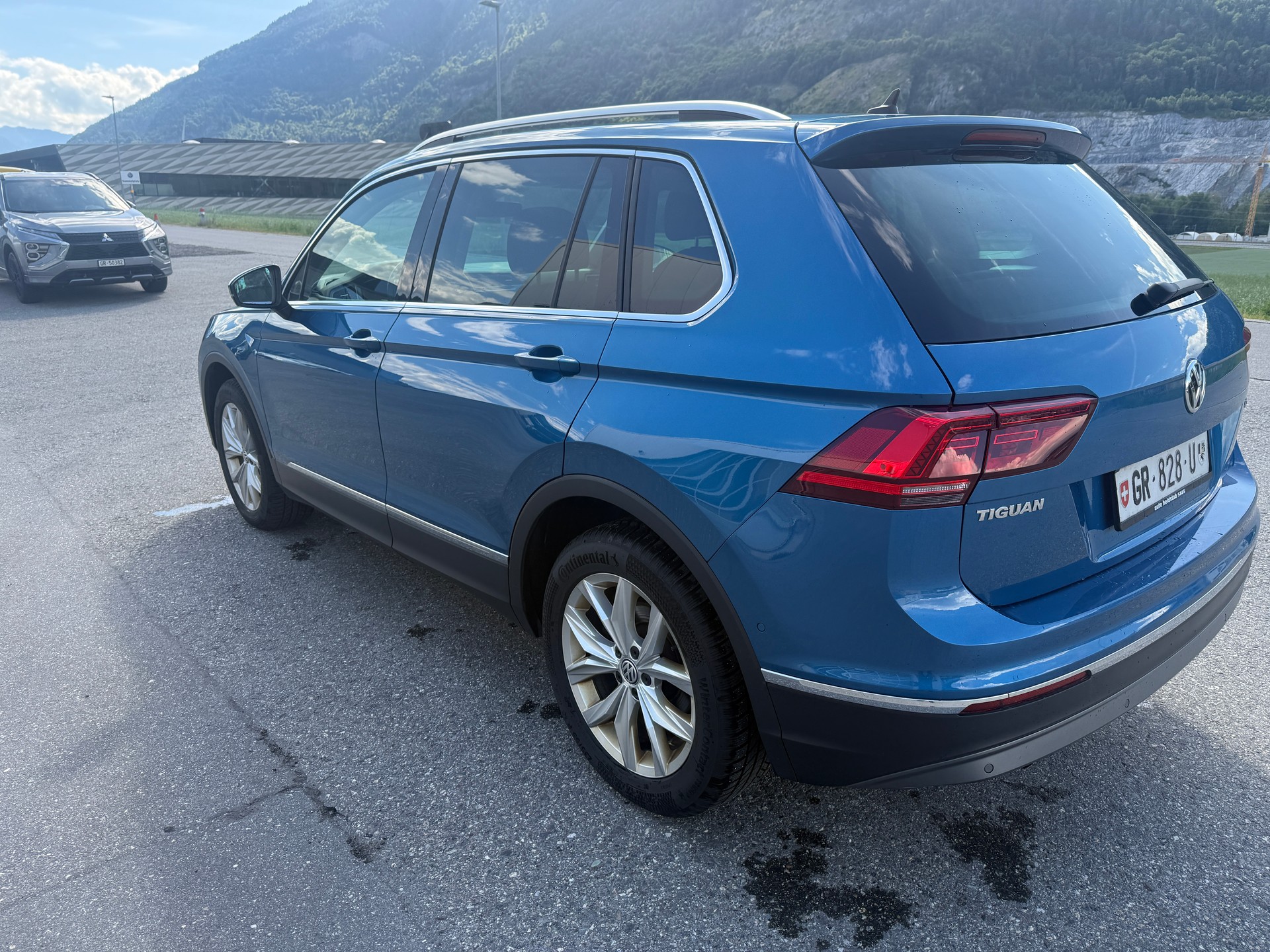VW Tiguan 2.0 TDI SCR Highline 4Motion DSG-image-5