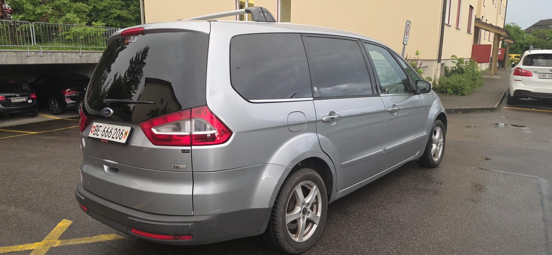 FORD GALAXY-image-2
