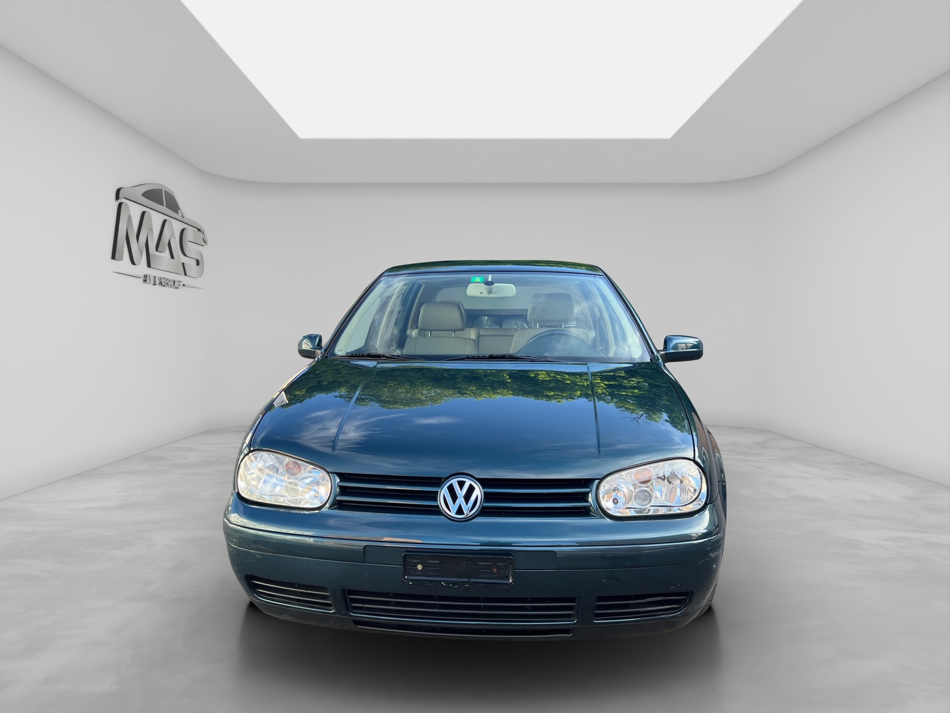 VW Golf 2.3 Highline-showroom-element-1