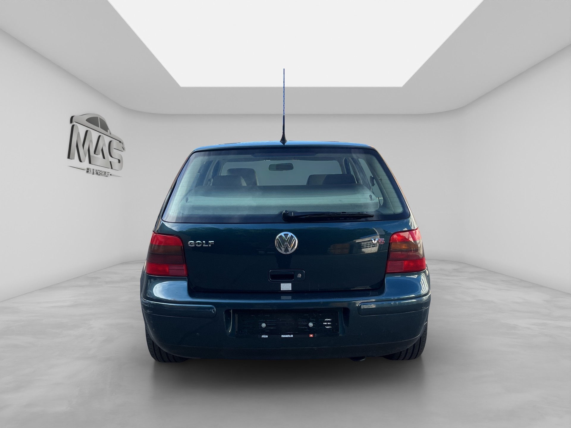 VW Golf 2.3 Highline-image-4