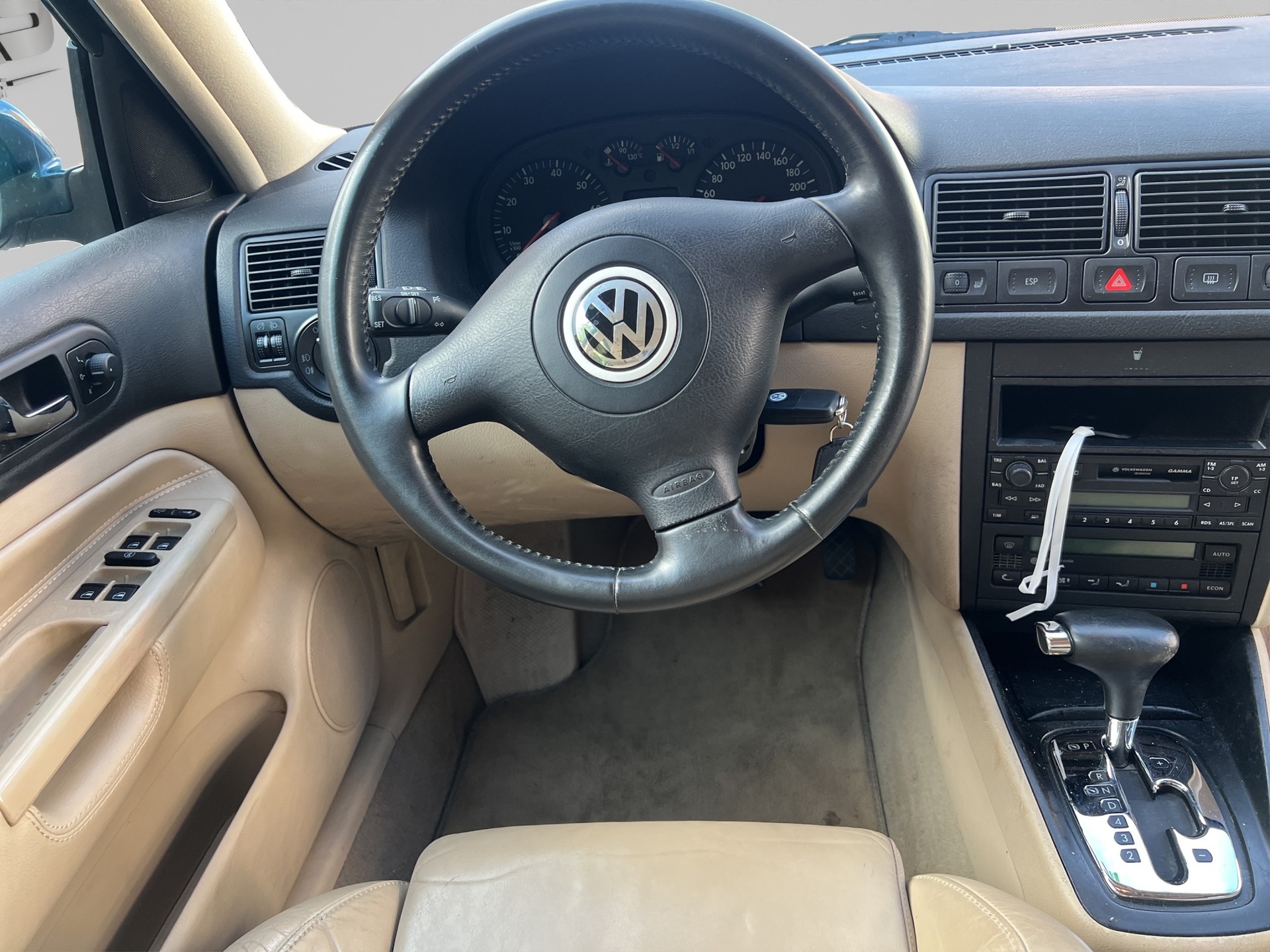 VW Golf 2.3 Highline-image-10