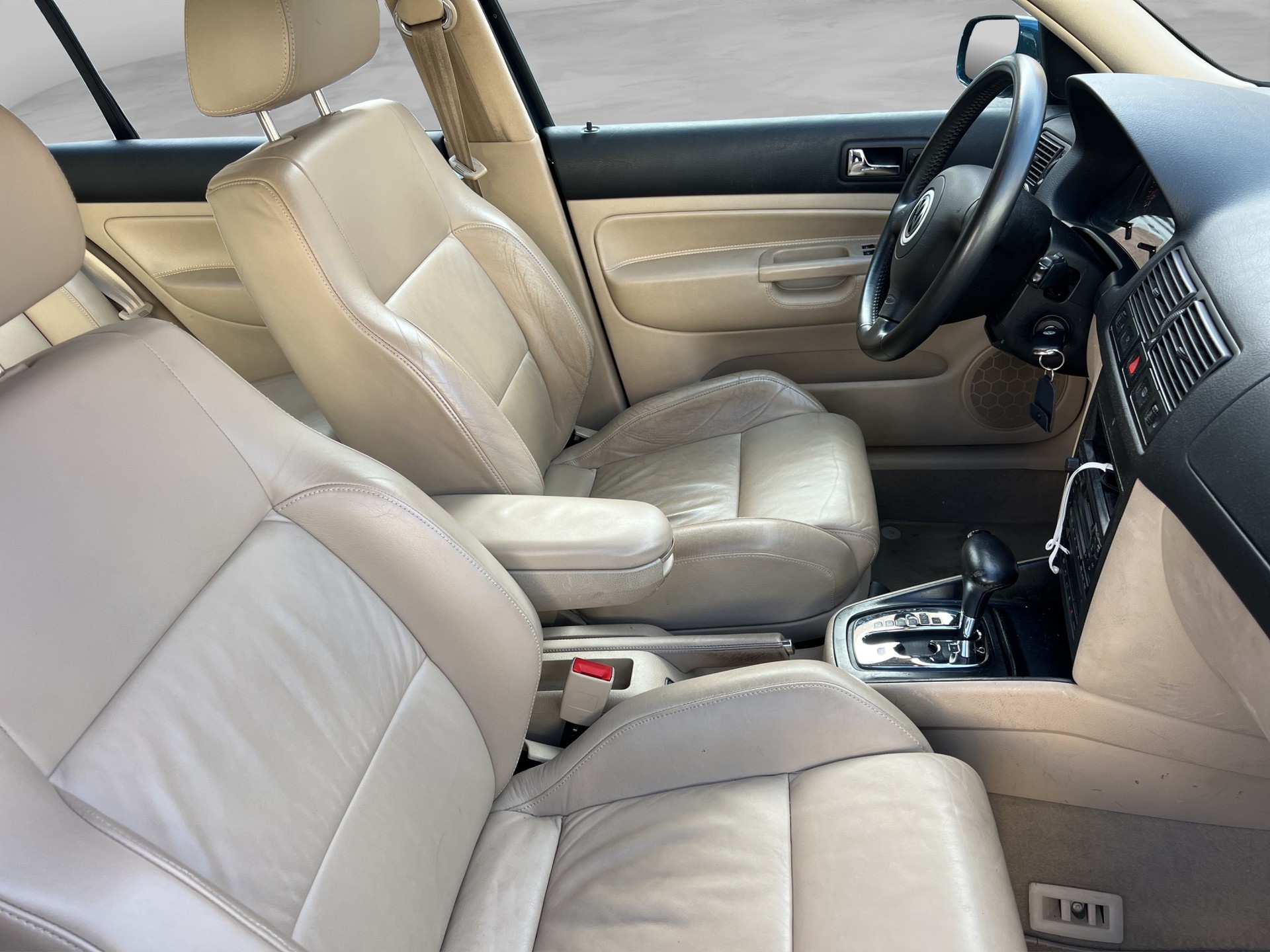 VW Golf 2.3 Highline-image-8