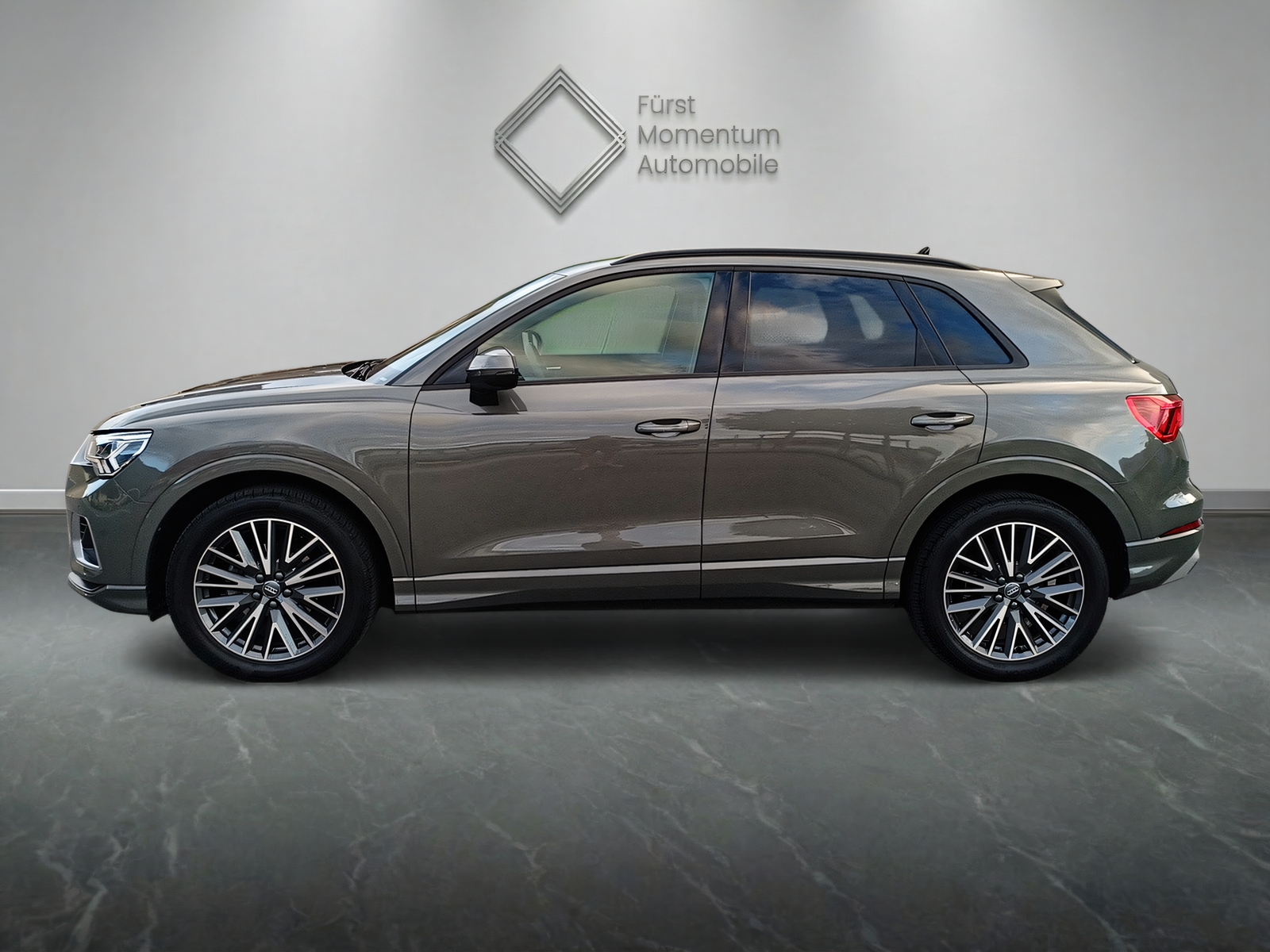 AUDI Q3 35 TFSI advanced S-tronic-showroom-element-3