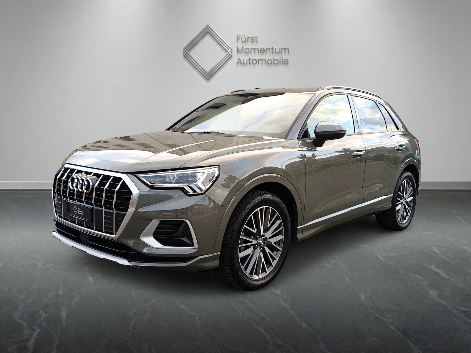 AUDI Q3 35 TFSI advanced S-tronic-showroom-element-2