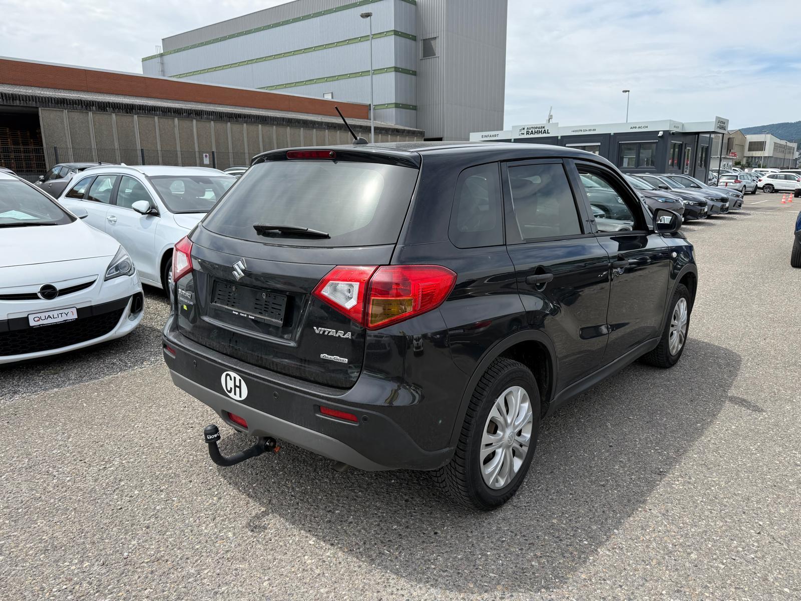 SUZUKI Vitara 1.6 VVT Unico 4x4-showroom-element-3