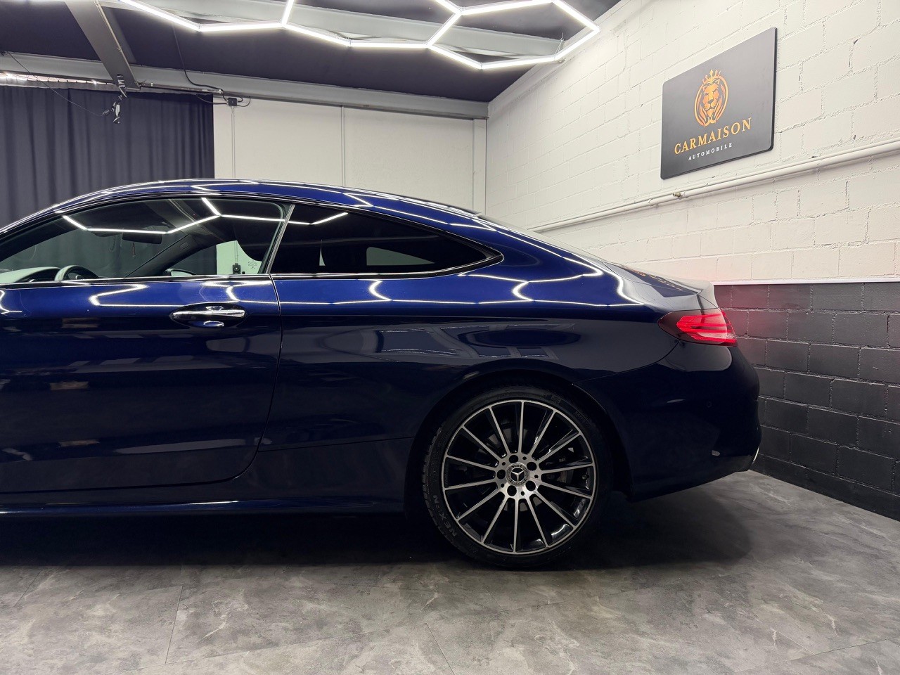MERCEDES-BENZ C 300 Coupé 4Matic AMG Line 9G-tronic | Ambientebeleuchtung | ACC Tempomat | Rückfahrkamera-showroom-element-3