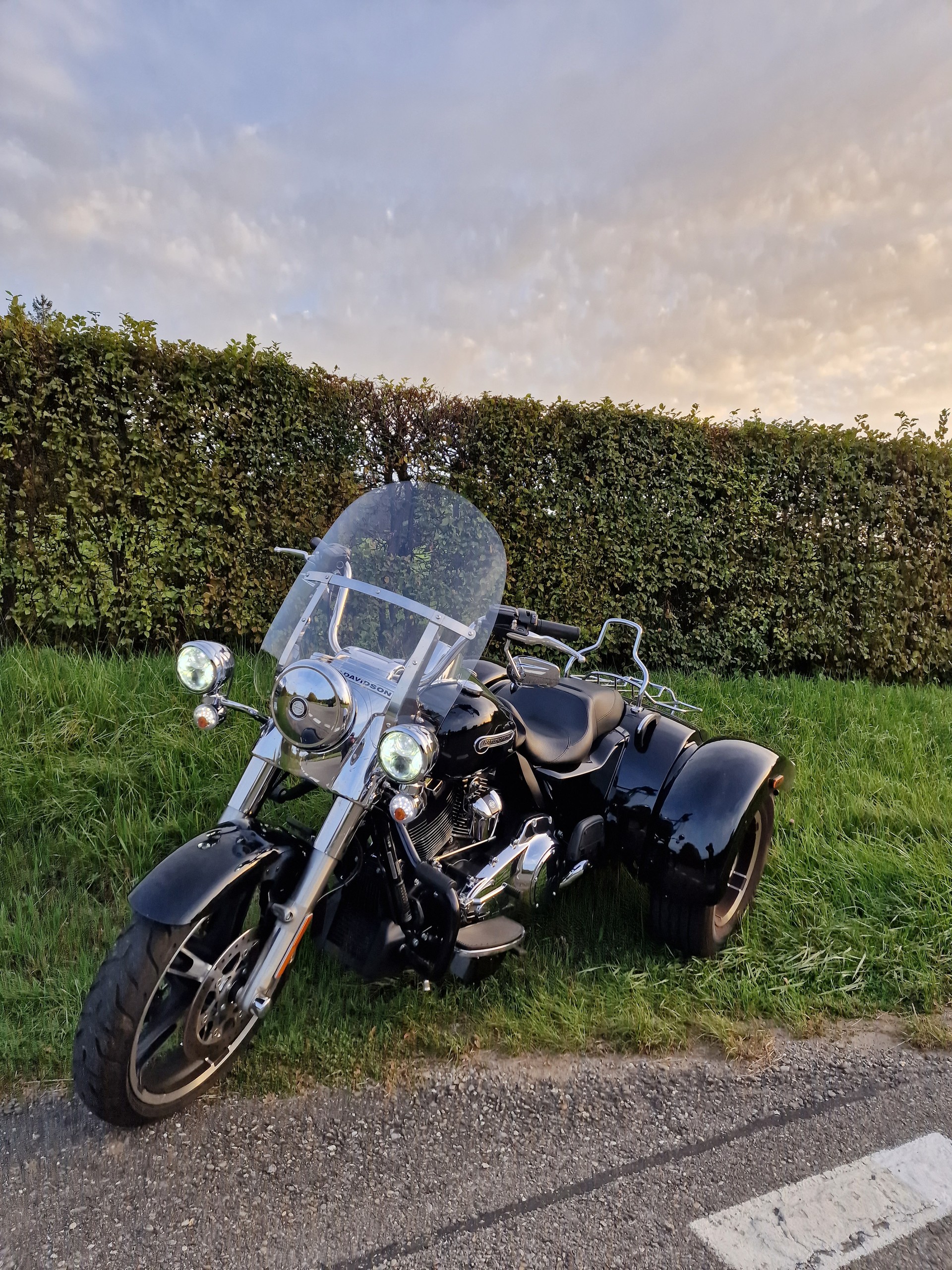 HARLEY-DAVIDSON FLRT Freewheeler 114-image-1