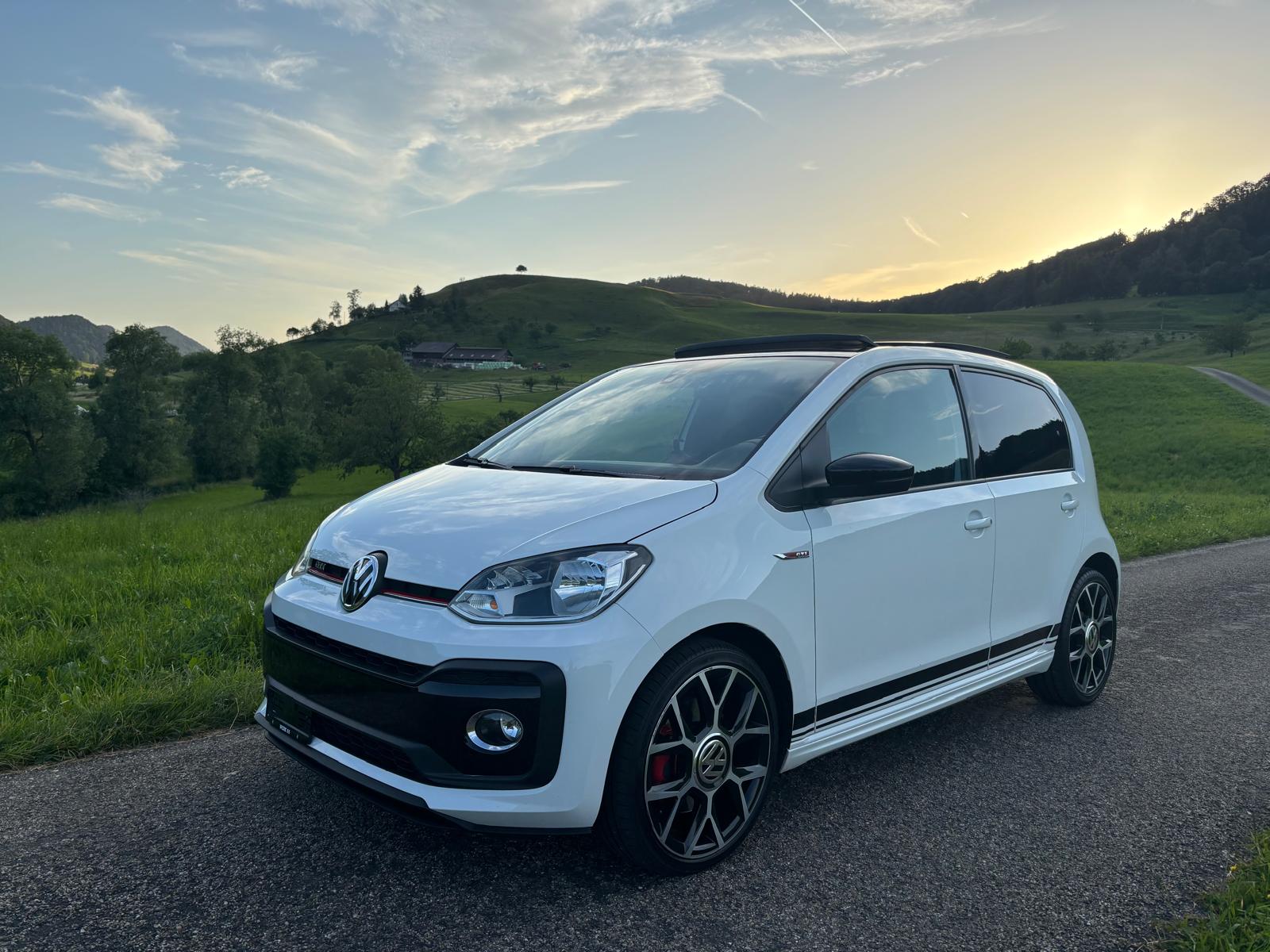 VW Up 1.0 TSI GTI