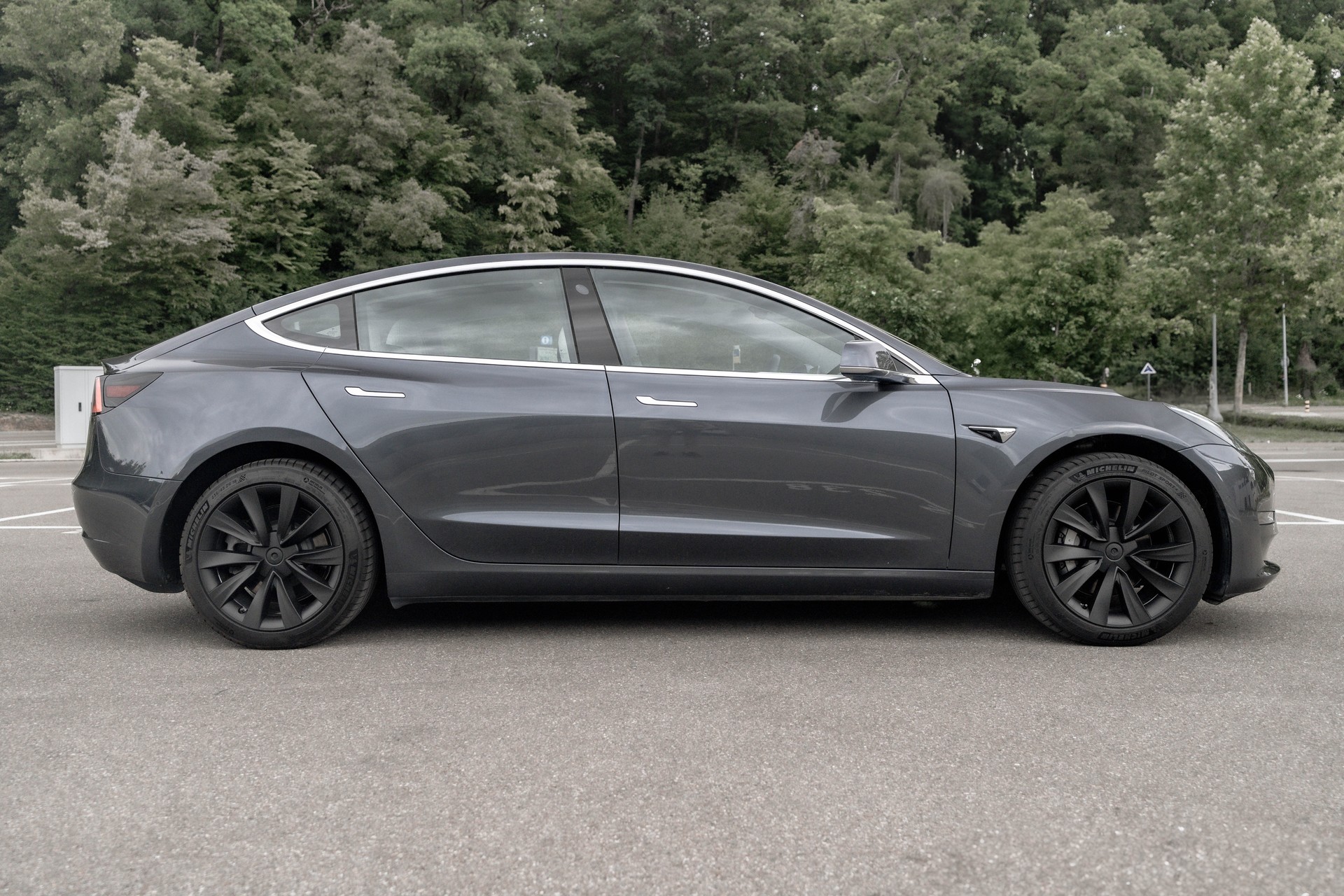 TESLA Model 3 Long Range Dual Motor AWD * FRISCH AB MFK * NEUE BREMSEN VO & HI * Beschleunigungsschub *-showroom-element-3