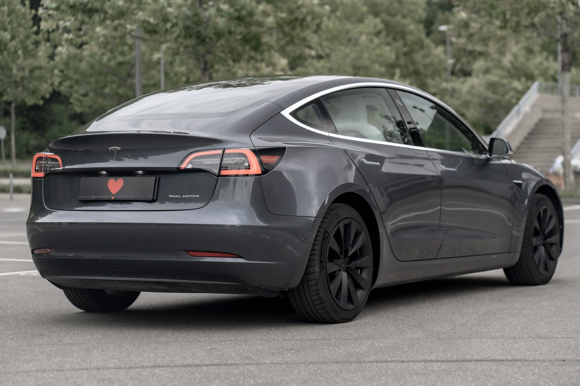 TESLA Model 3 Long Range Dual Motor AWD * FRISCH AB MFK * NEUE BREMSEN VO & HI * Beschleunigungsschub *-image-4