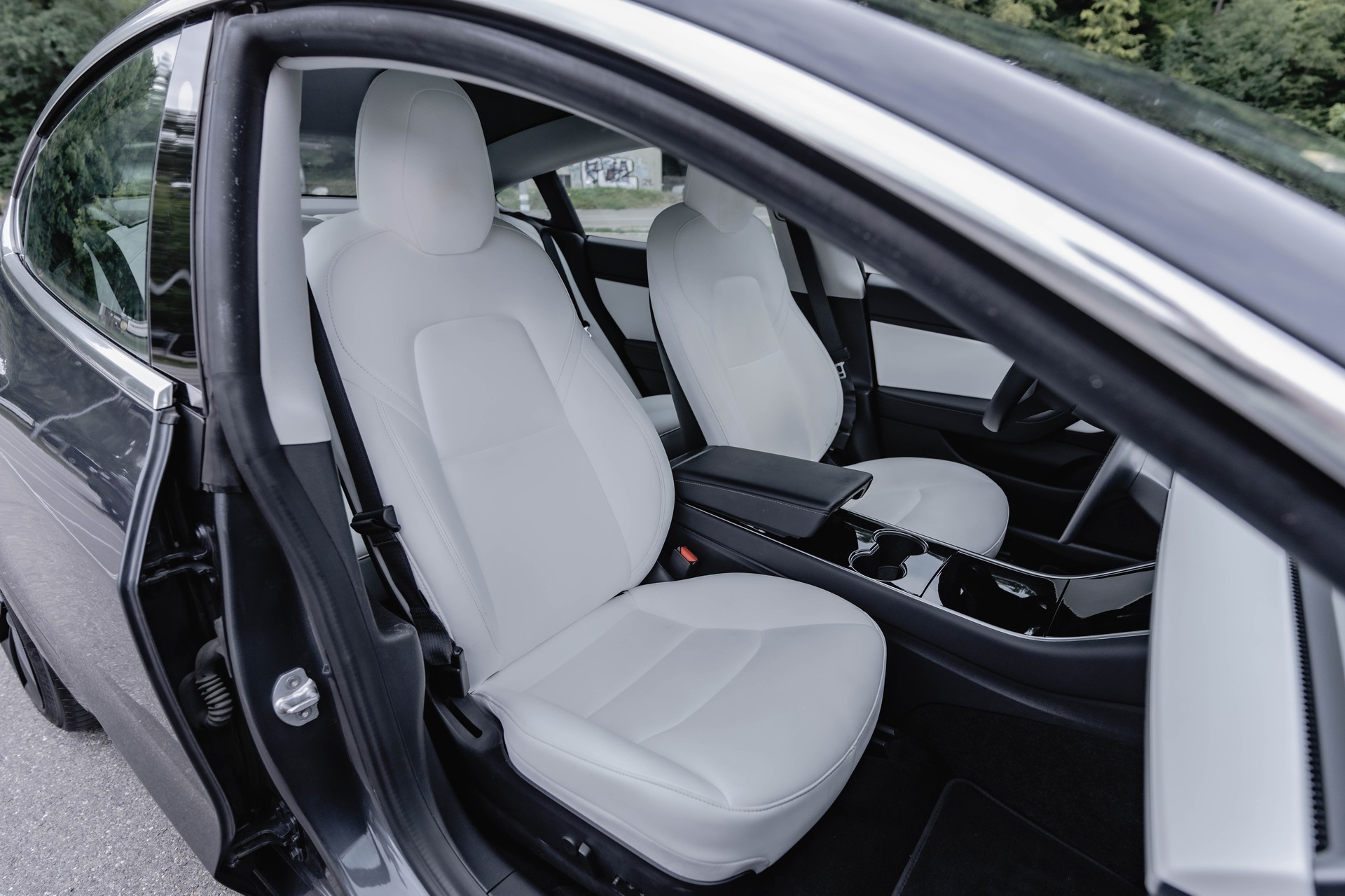 TESLA Model 3 Long Range Dual Motor AWD * FRISCH AB MFK * NEUE BREMSEN VO & HI * Beschleunigungsschub *-image-16