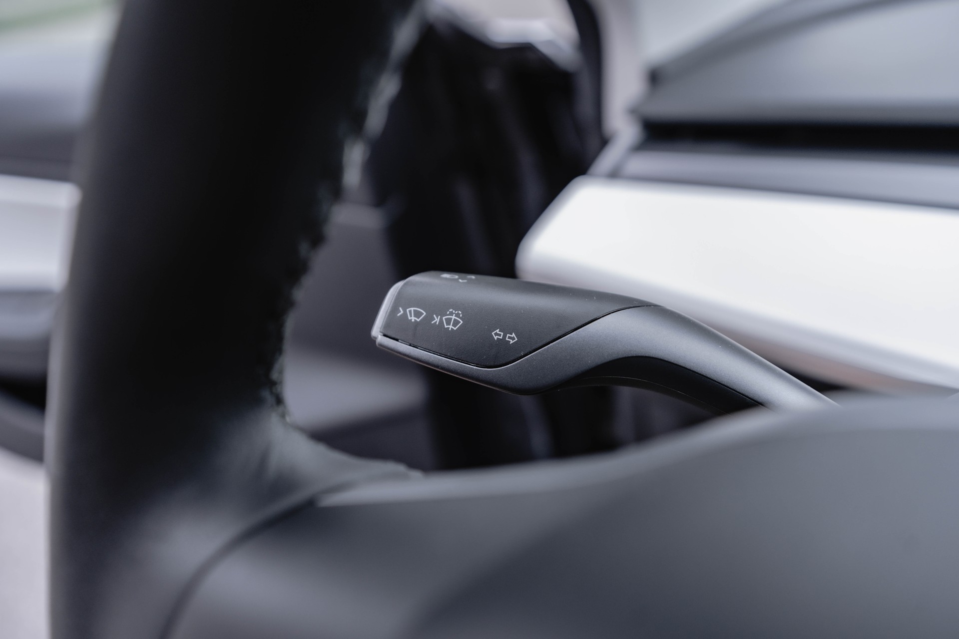 TESLA Model 3 Long Range Dual Motor AWD * FRISCH AB MFK * NEUE BREMSEN VO & HI * Beschleunigungsschub *-image-11