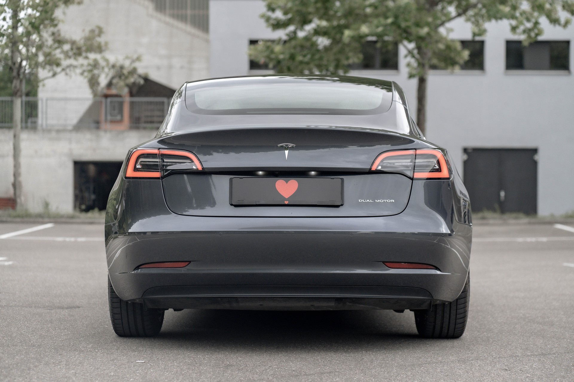 TESLA Model 3 Long Range Dual Motor AWD * FRISCH AB MFK * NEUE BREMSEN VO & HI * Beschleunigungsschub *-image-5