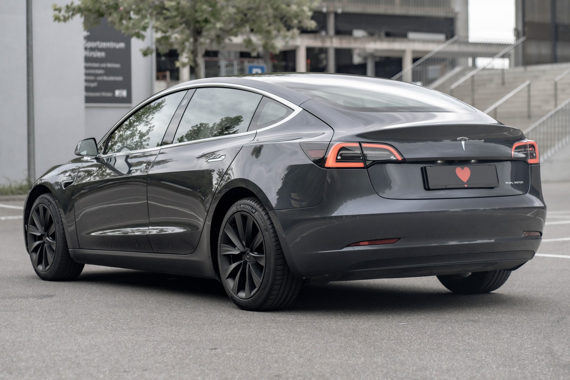 TESLA Model 3 Long Range Dual Motor AWD * FRISCH AB MFK * NEUE BREMSEN VO & HI * Beschleunigungsschub *-image-6