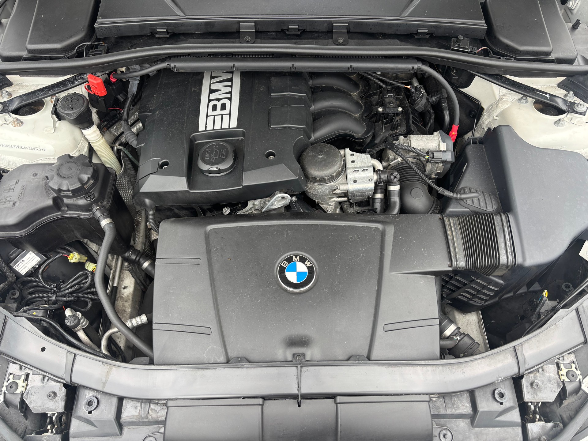 BMW 320i Touring-image-13